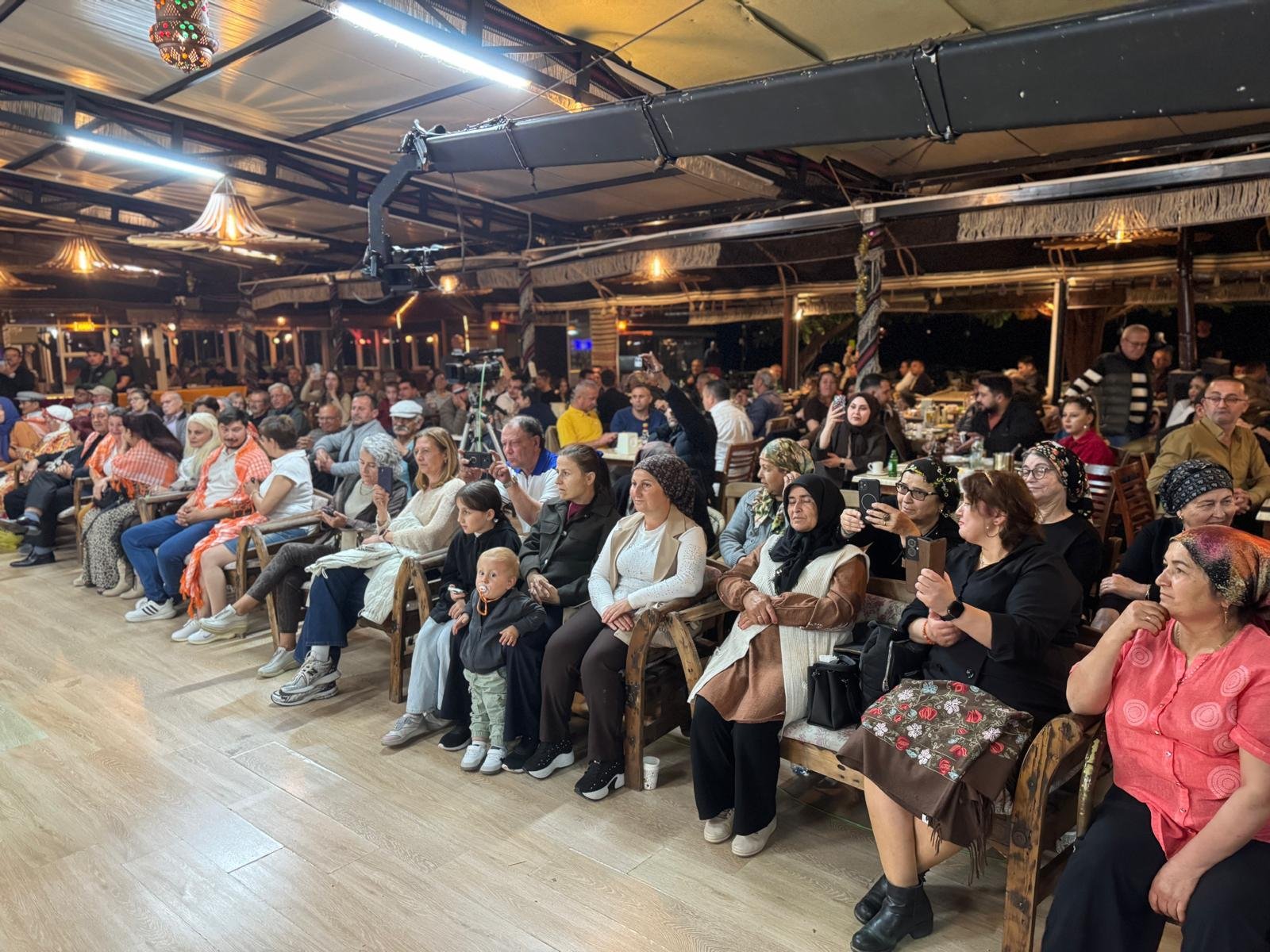 Ümmet Çelik’le “Diyardan Diyara” Sezonu Coşkuyla Kapattı (7)