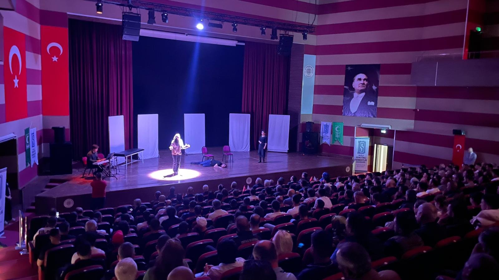 ‘Umut’ Adlı Tiyatro Oyunu Hükümlülerle Buluştu (3)