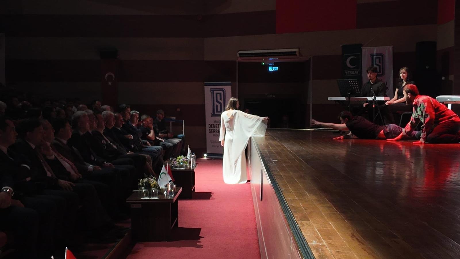 ‘Umut’ Adlı Tiyatro Oyunu Hükümlülerle Buluştu (4)