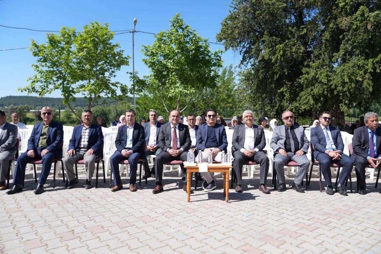 Alaçat Ortaokulu’nda Tübi̇tak 4006 Bi̇li̇m Fuari Açildi (7)