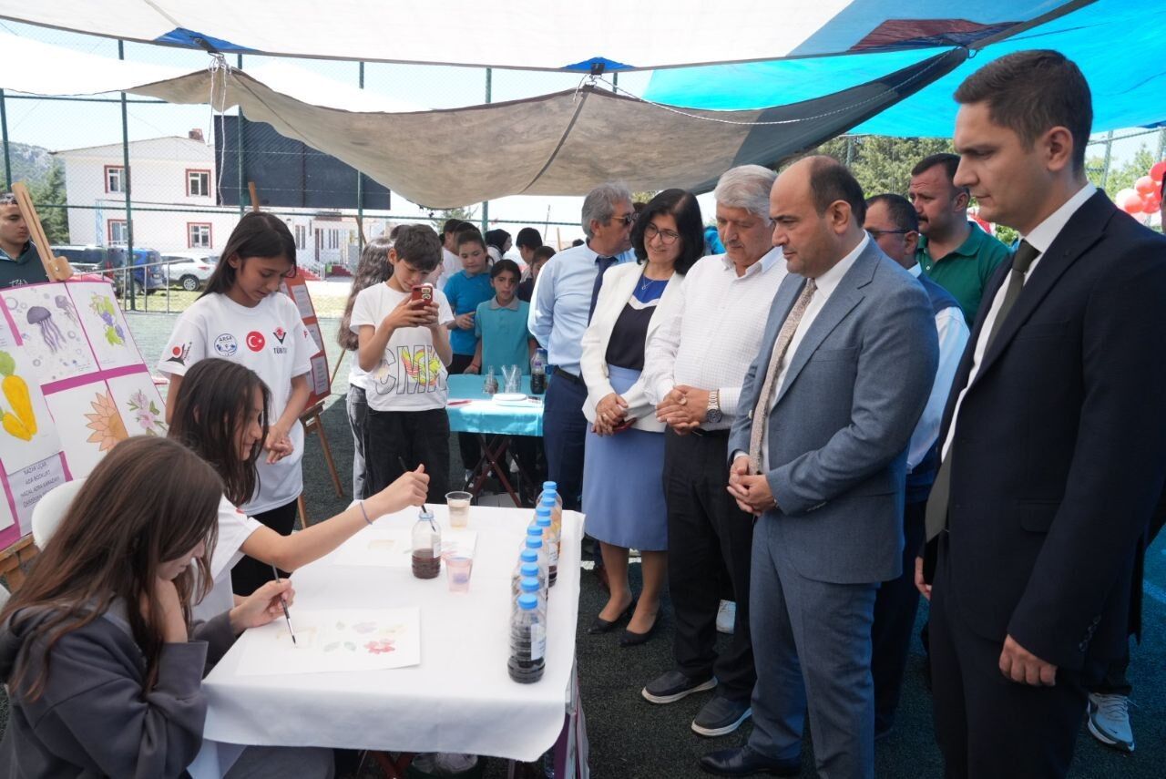 Arsa Ortaokulu’nda Tübi̇tak 4006 Bilim Fuarı Büyük İlgi Gördü (10)