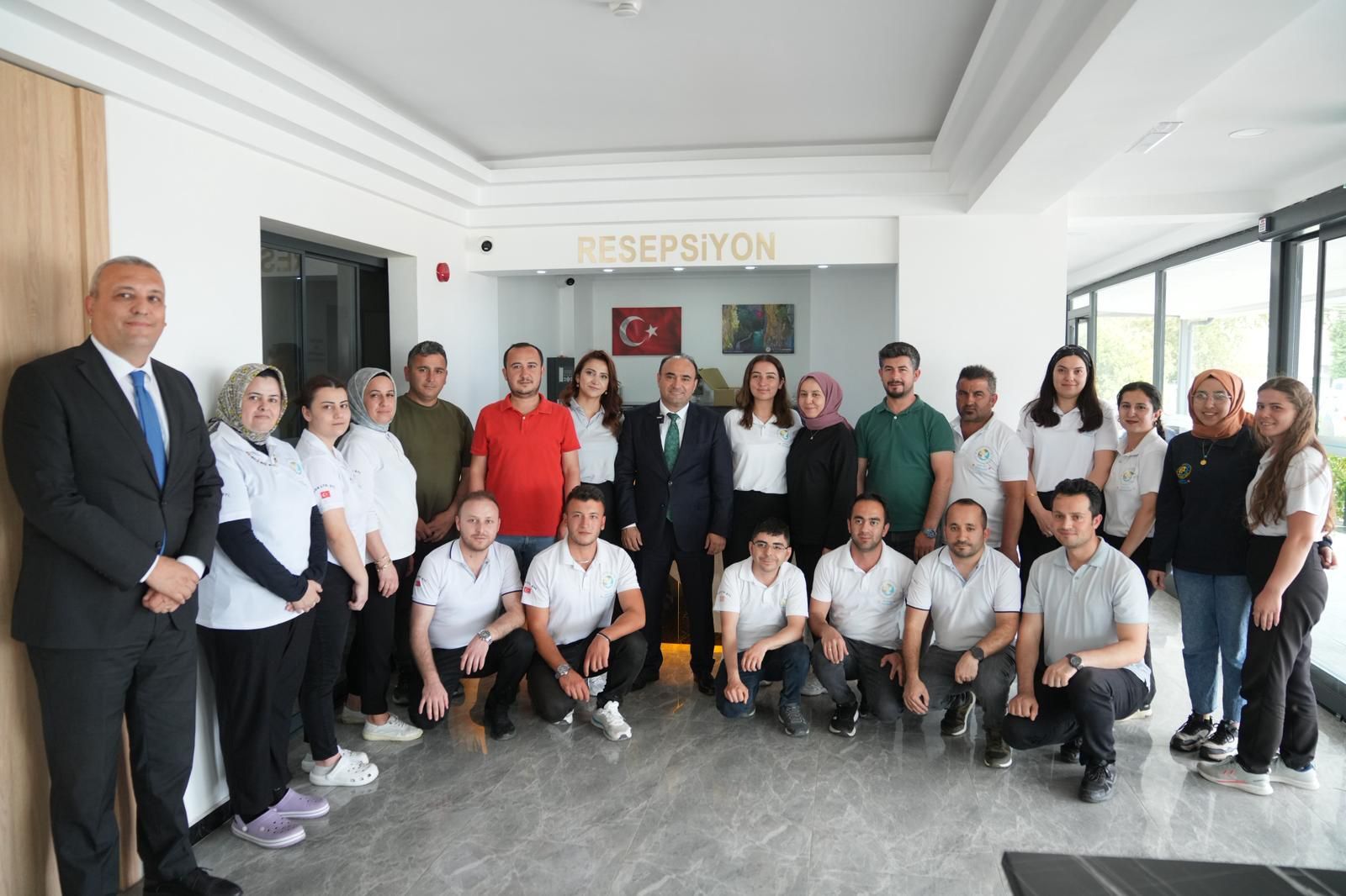 Başkan Akdenizli, Belediye Personeliyle Bayramlaştı (12)