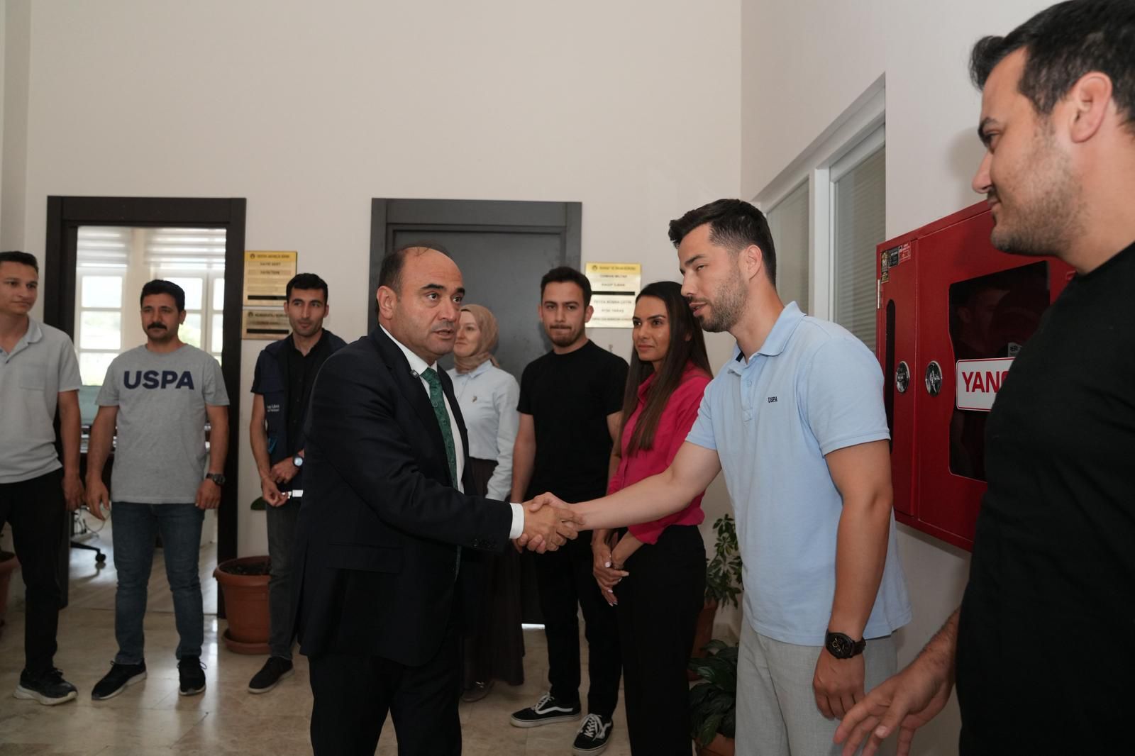 Başkan Akdenizli, Belediye Personeliyle Bayramlaştı (3)