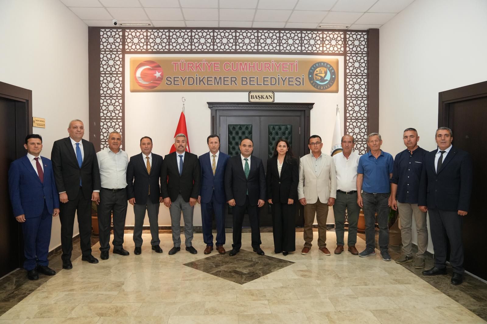 Başkan Akdenizli, Belediye Personeliyle Bayramlaştı (4)