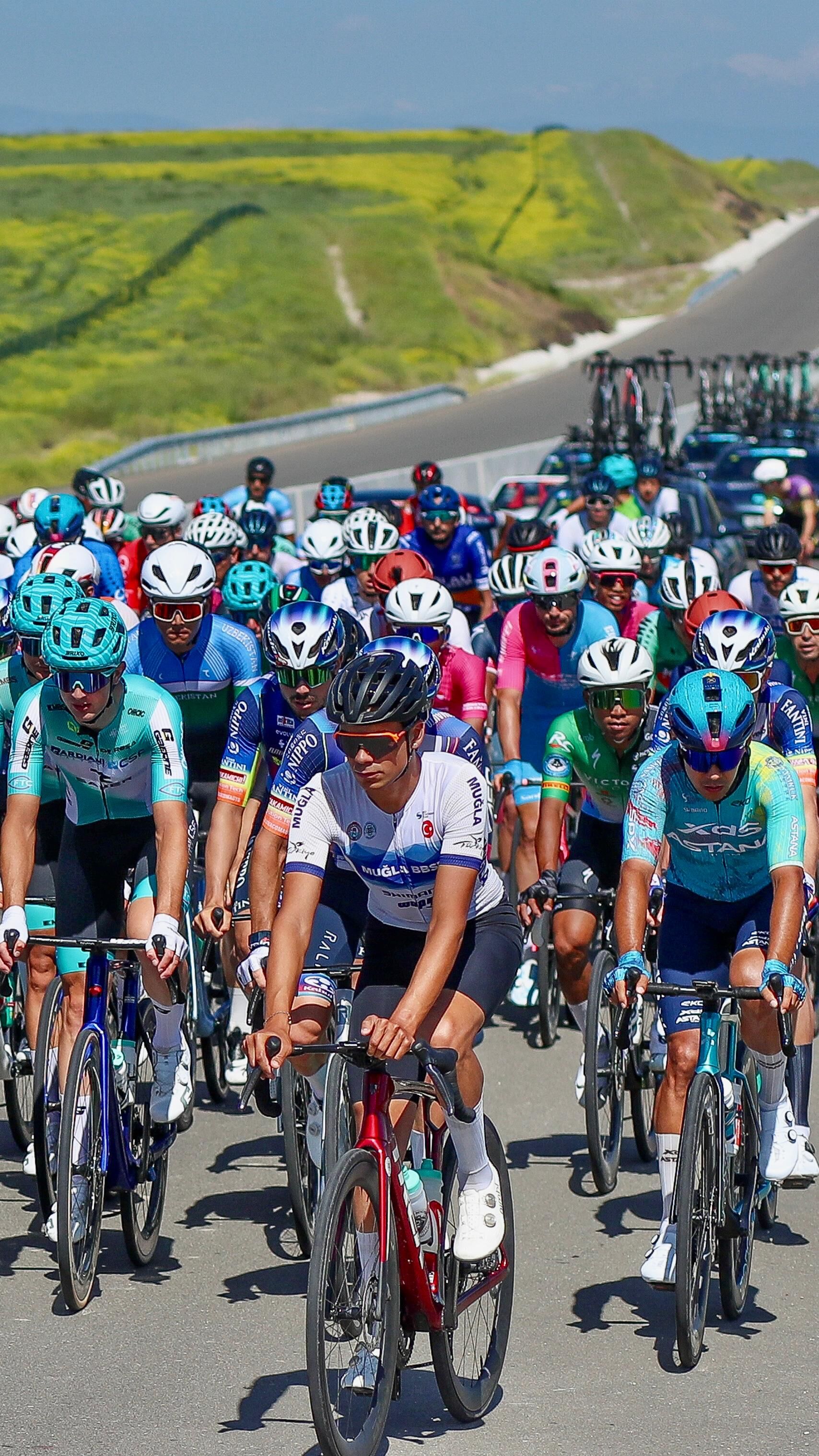 Büyükşehir’in Pedalları Azerbaycan’da Zirve Mücadelesi Verdi (1)
