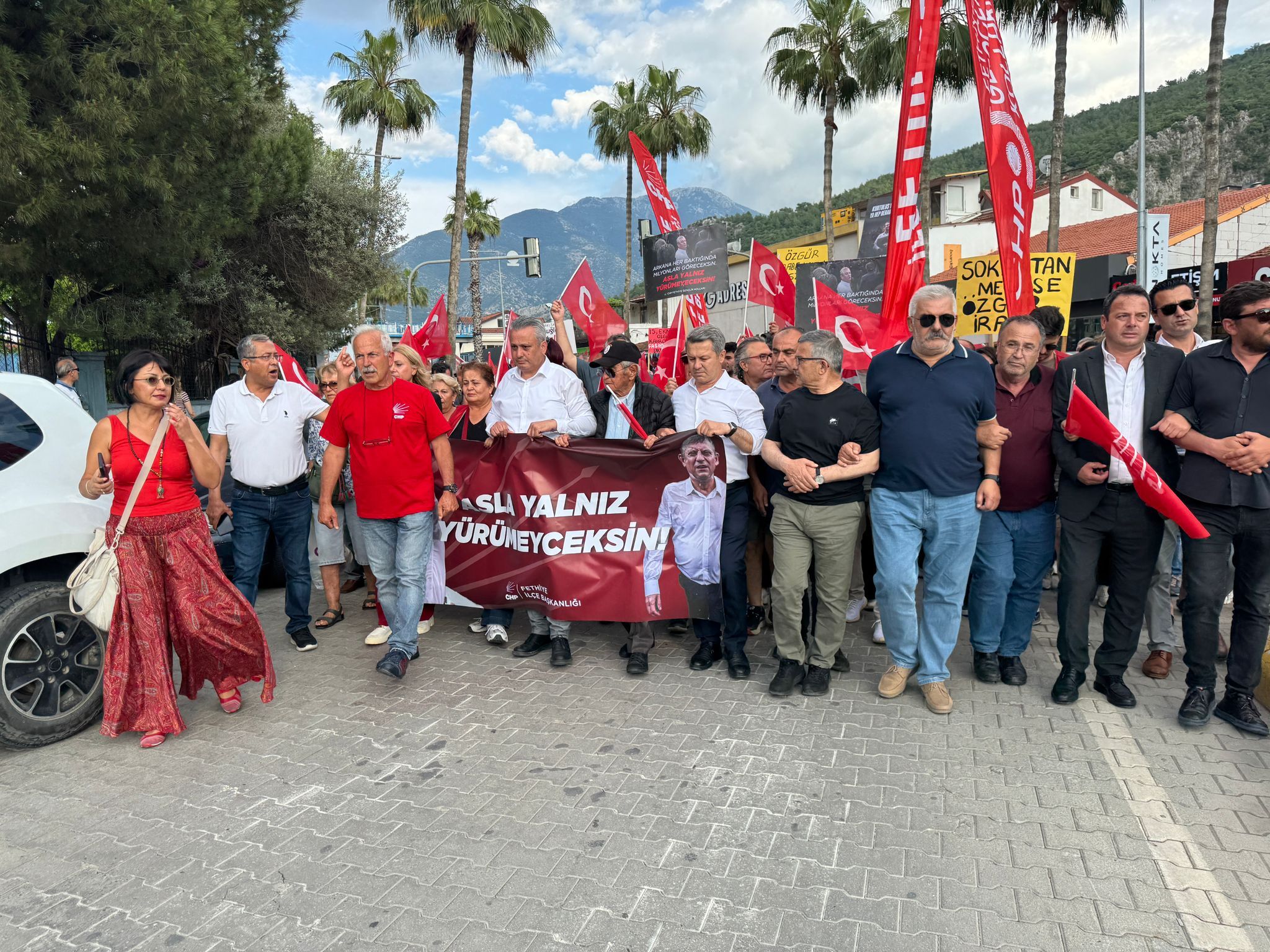 Chp Fethiye’den “Mutlak Butlan” Kararına Tepki Yürüyüşü (3)