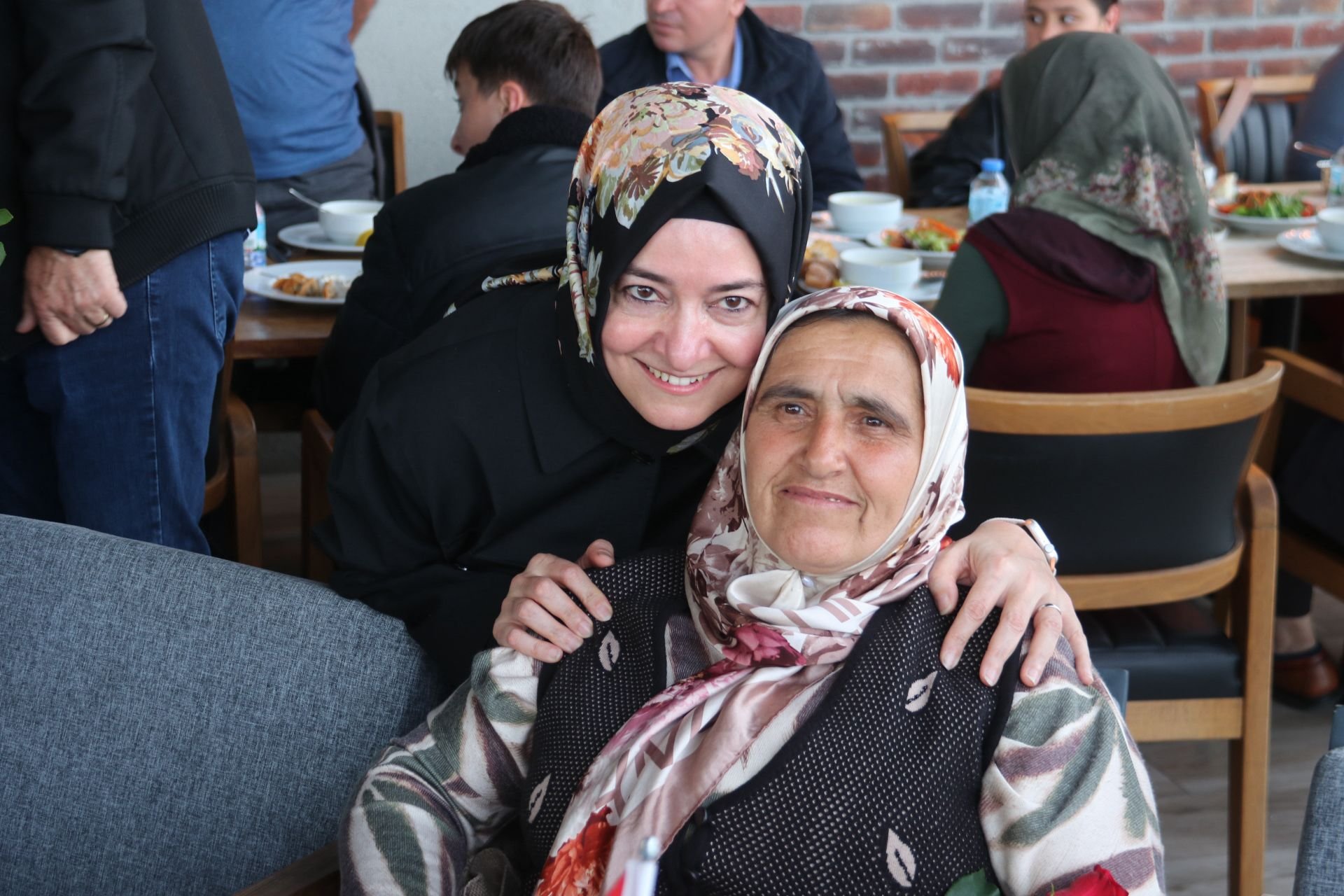 Fatma Betül Sayan Kaya, Fethi̇ye'de Şehi̇t Ai̇leleri̇ Ve Gazi̇lerle Bi̇r Araya Geldi̇ (3)-3