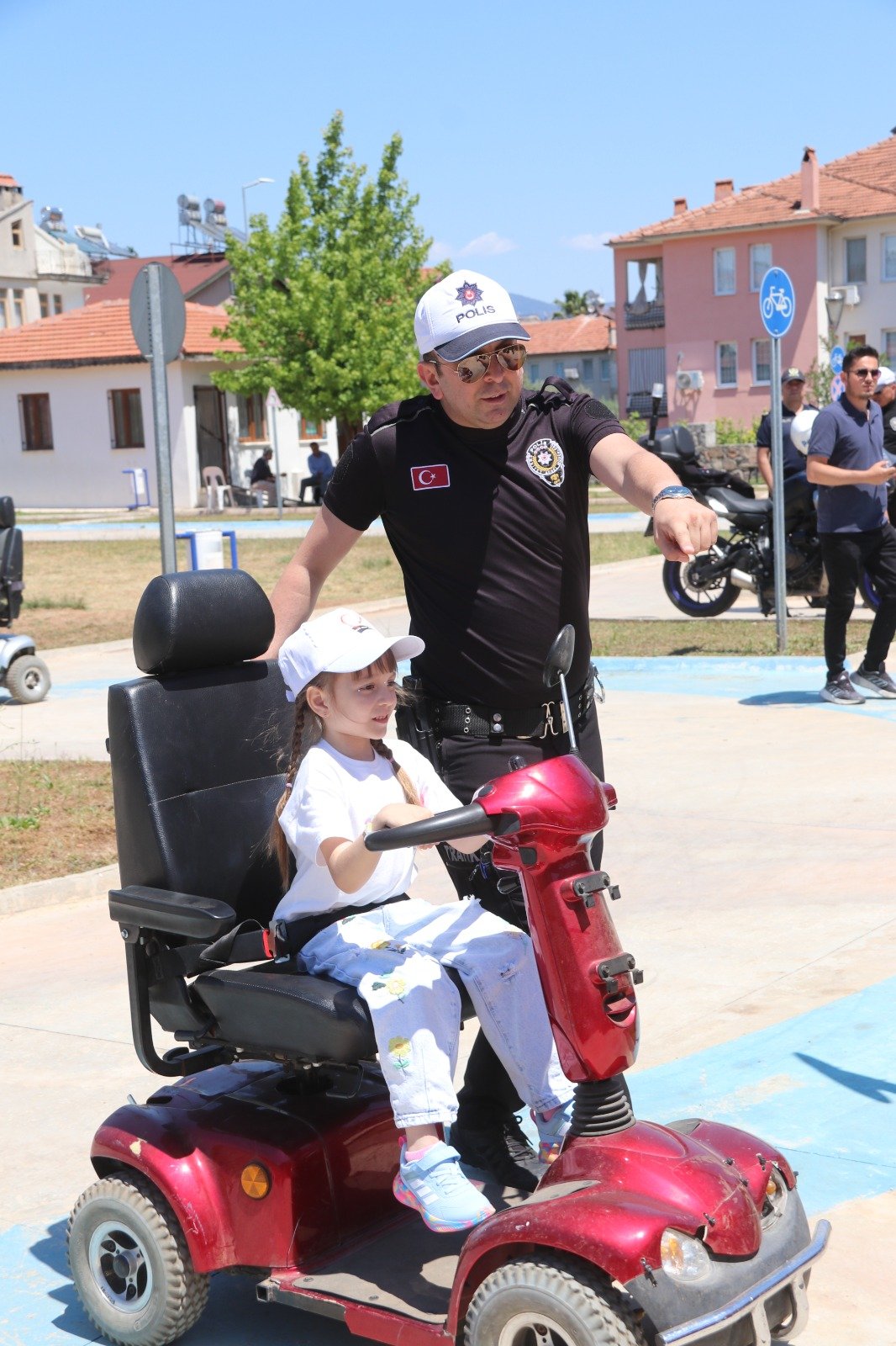 Fethiye’de Miniklere Uygulamalı Trafik Eğitimi (2)