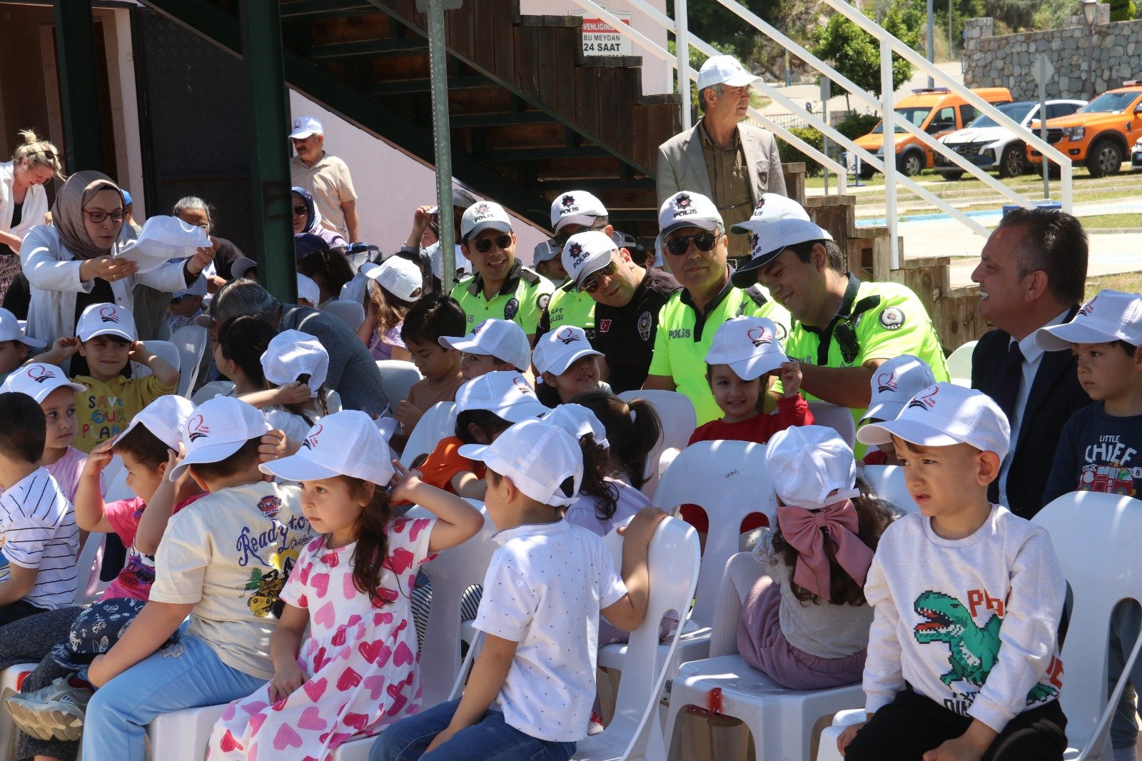 Fethiye’de Miniklere Uygulamalı Trafik Eğitimi (8)