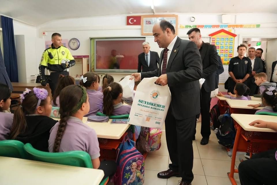 Geri̇şburnu’nda Trafi̇k Haftasi Etki̇nli̇ği̇ Düzenlendi̇ (3)