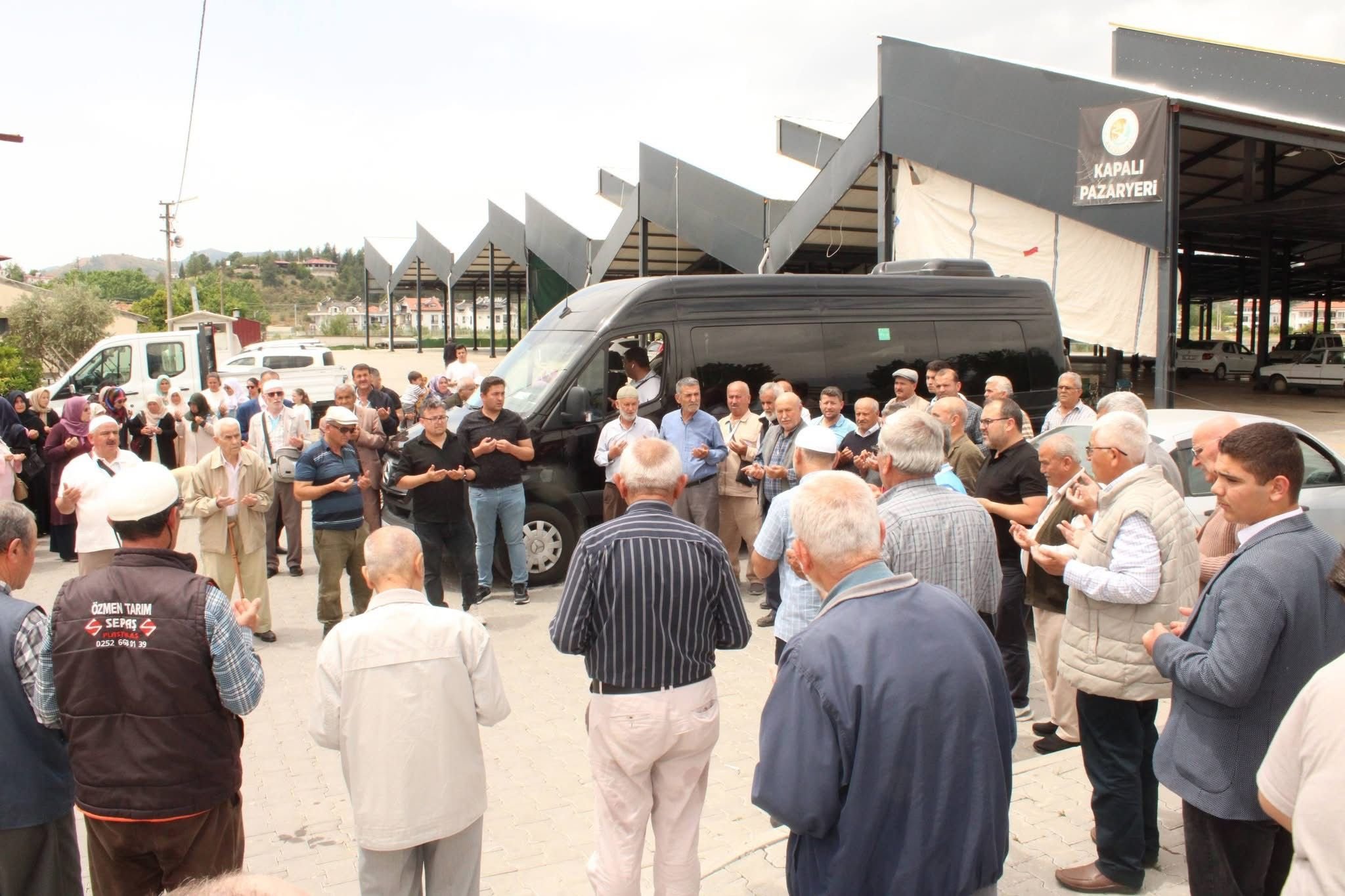 Hac Yolculuğuna Dualarla Uğurlandilar (4)