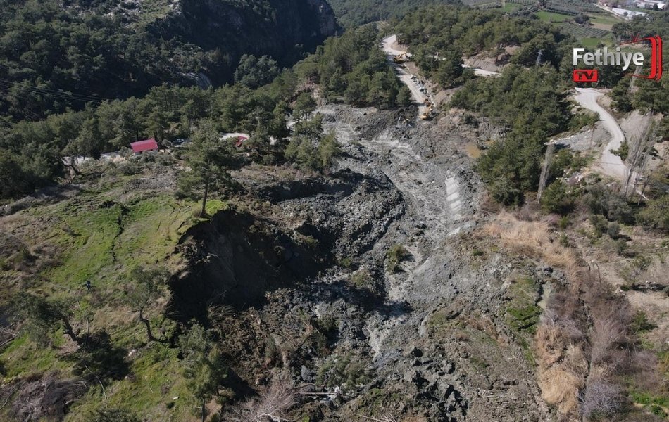 Seydikemer’de Heyelan Nedeniyle Kapanan Yol 2,5 Aydır Açılmadı