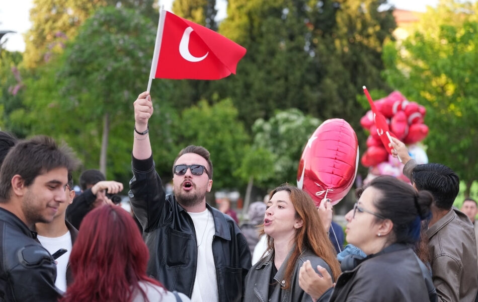 Kırmızı Sade Ekonomi Haber Manşeti Youtube Küçük Resmi 2026 05 20T114552.368
