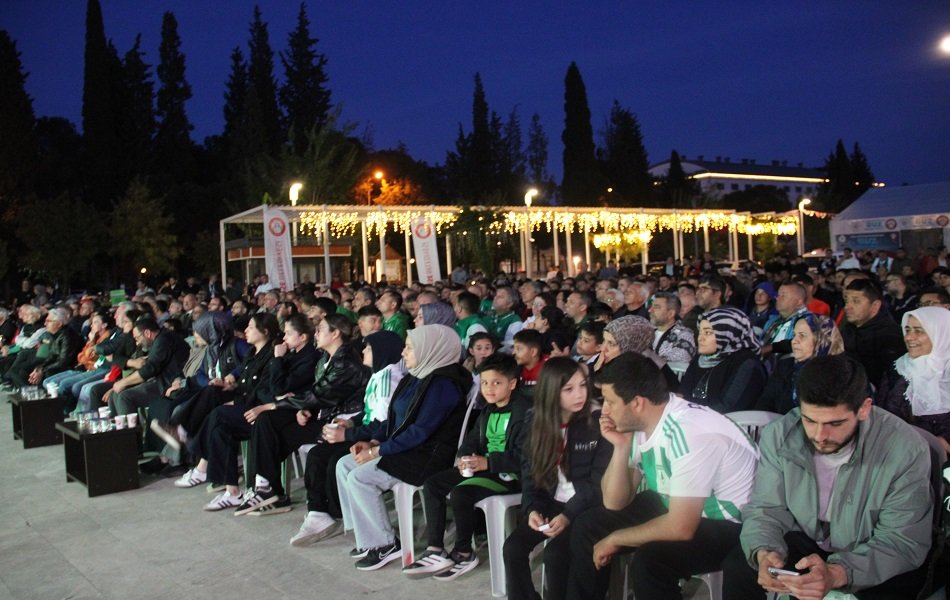Muğlaspor'un Zaferi Geceyi Bayrama Çevirdi (2)