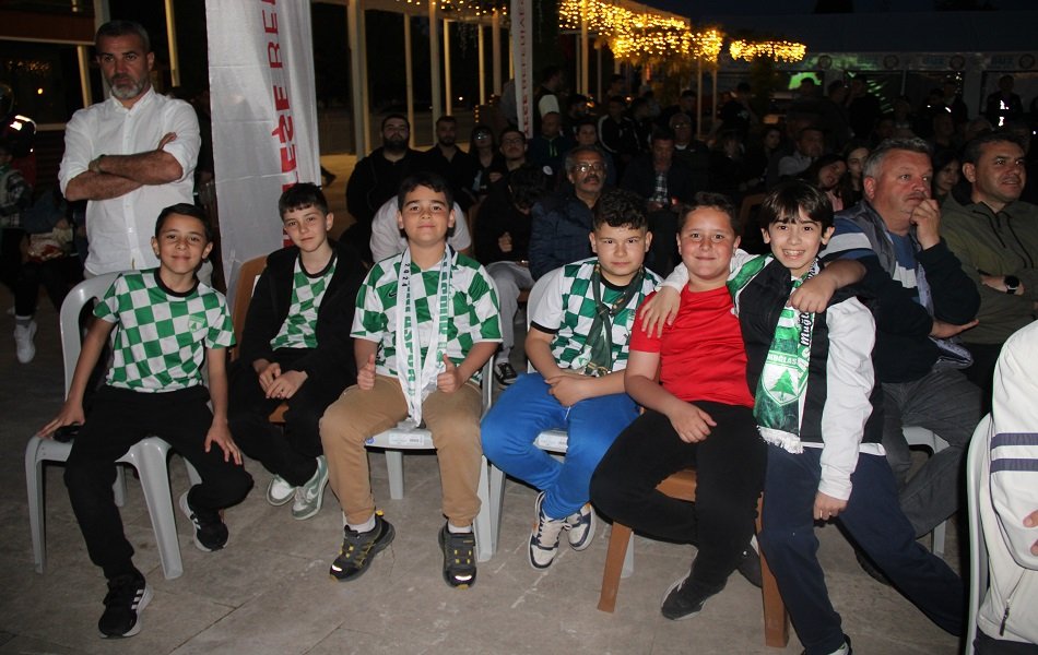 Muğlaspor'un Zaferi Geceyi Bayrama Çevirdi (5)