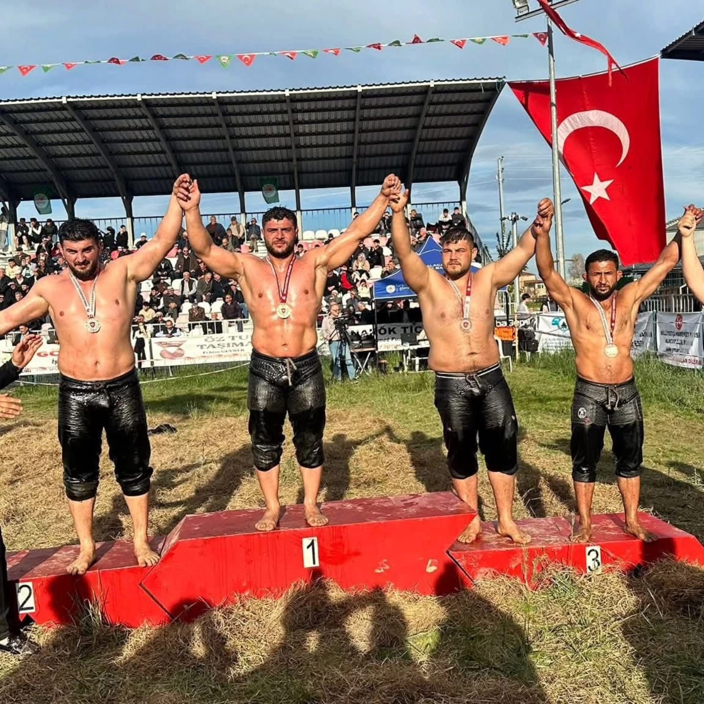 Seydi̇kemerli̇ Pehli̇vanlardan Samsun’da Gururlandiran Başari (1)