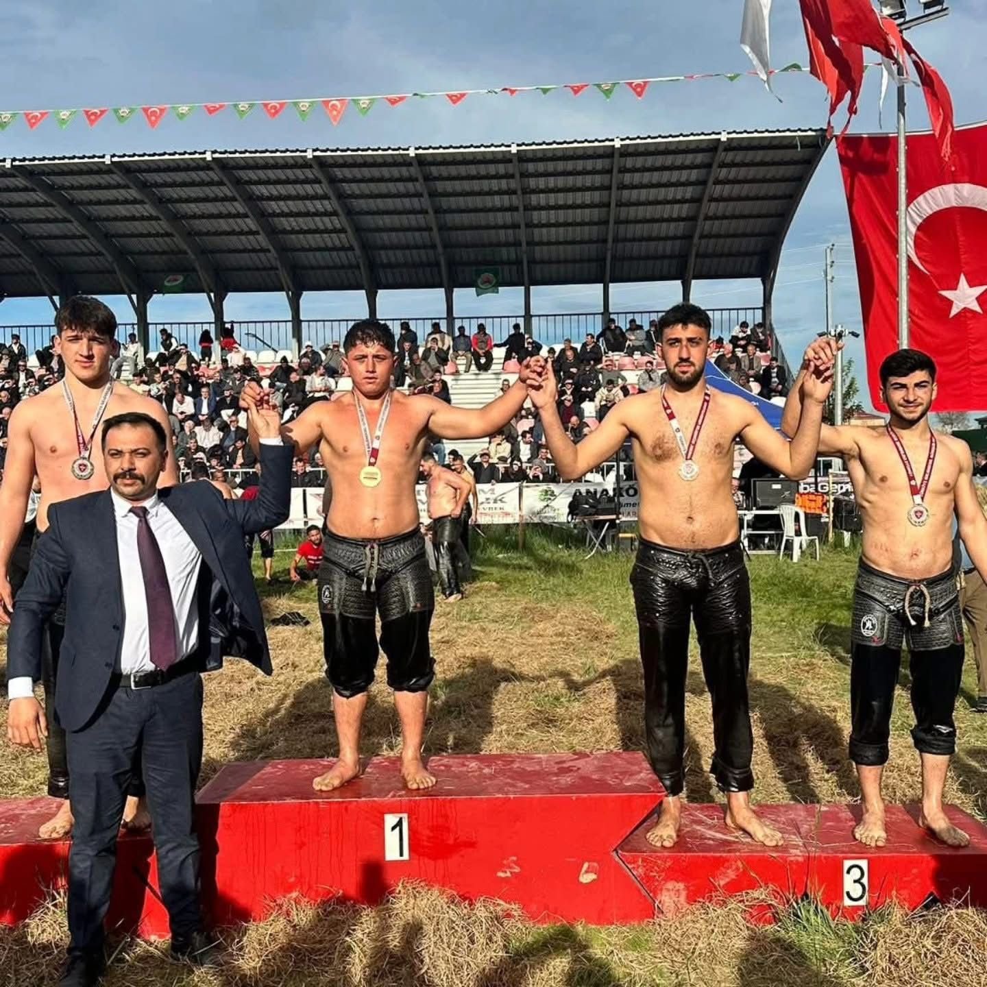 Seydi̇kemerli̇ Pehli̇vanlardan Samsun’da Gururlandiran Başari (2)