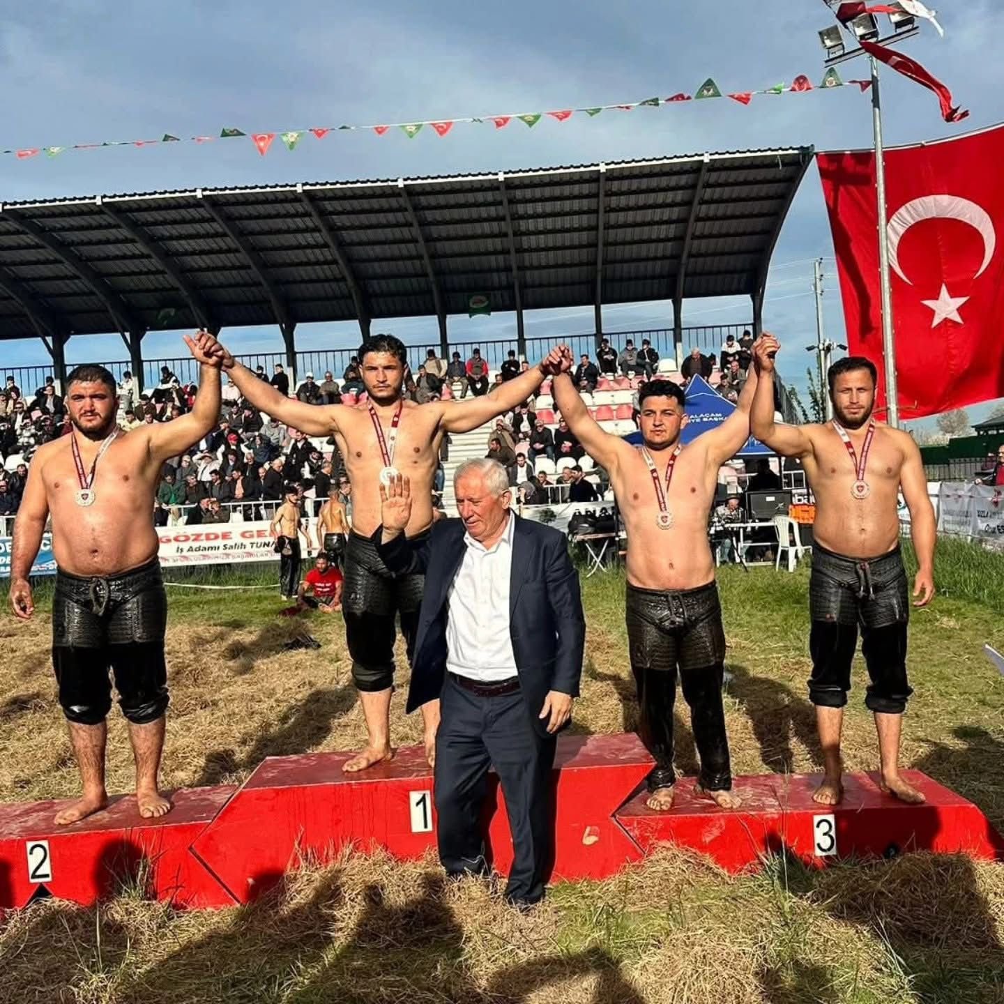 Seydi̇kemerli̇ Pehli̇vanlardan Samsun’da Gururlandiran Başari (4)