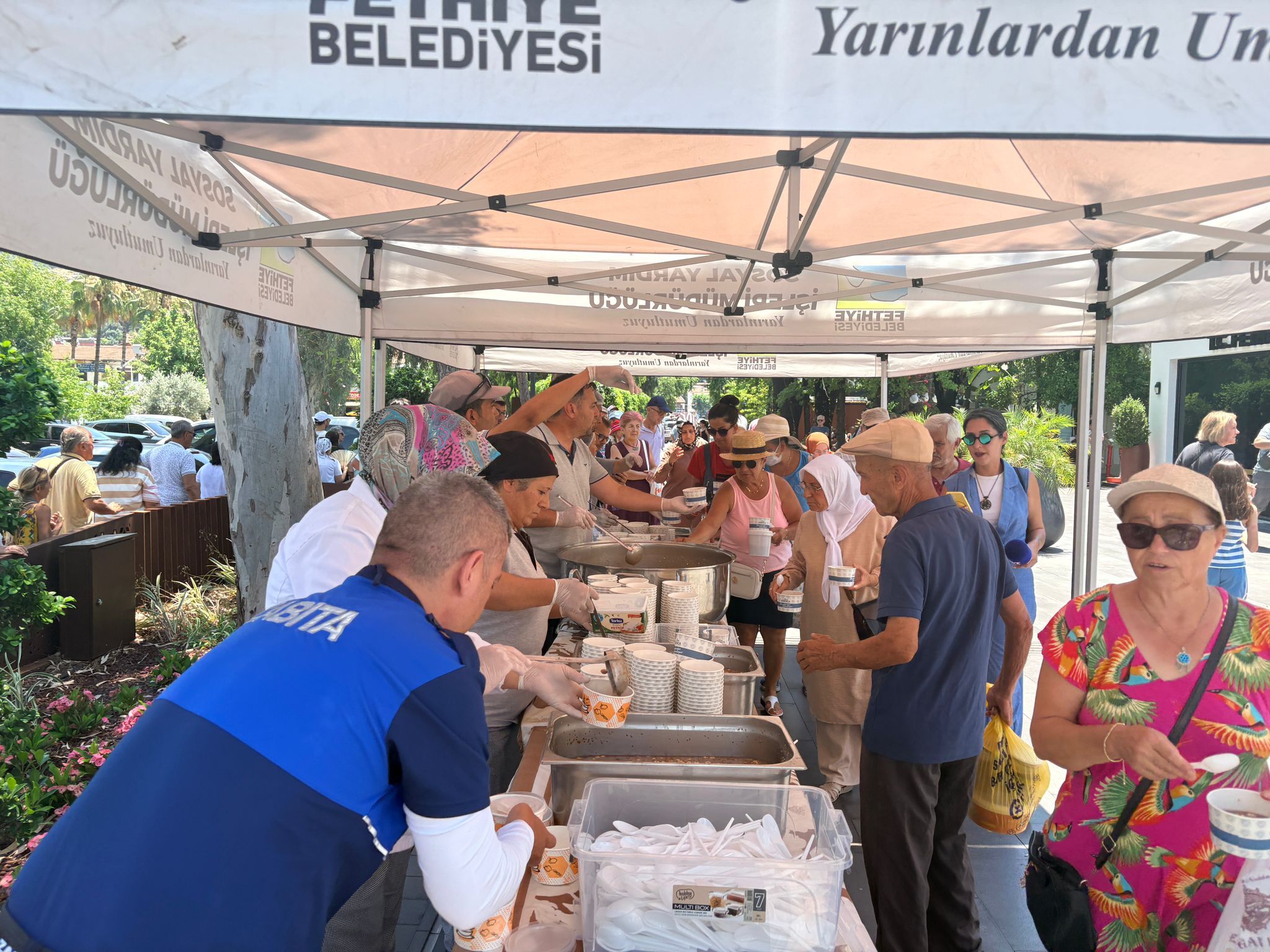 Fethiye Belediyesi’nde Aşure Kazanları Kaynadı (3)
