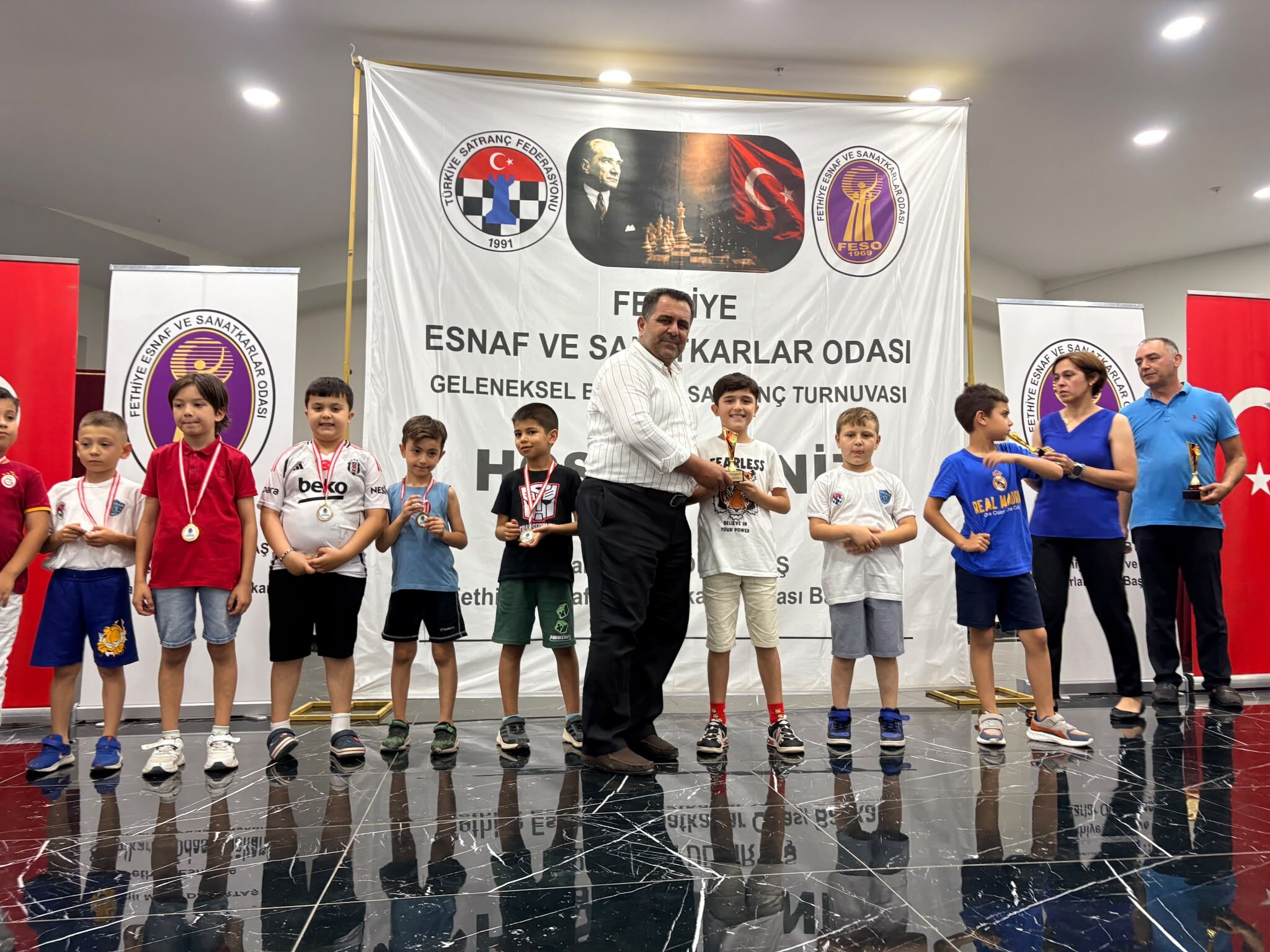 Fethiye’de Beşkaza Satranç Turnuvası Ödül Töreniyle Tamamlandı (12)