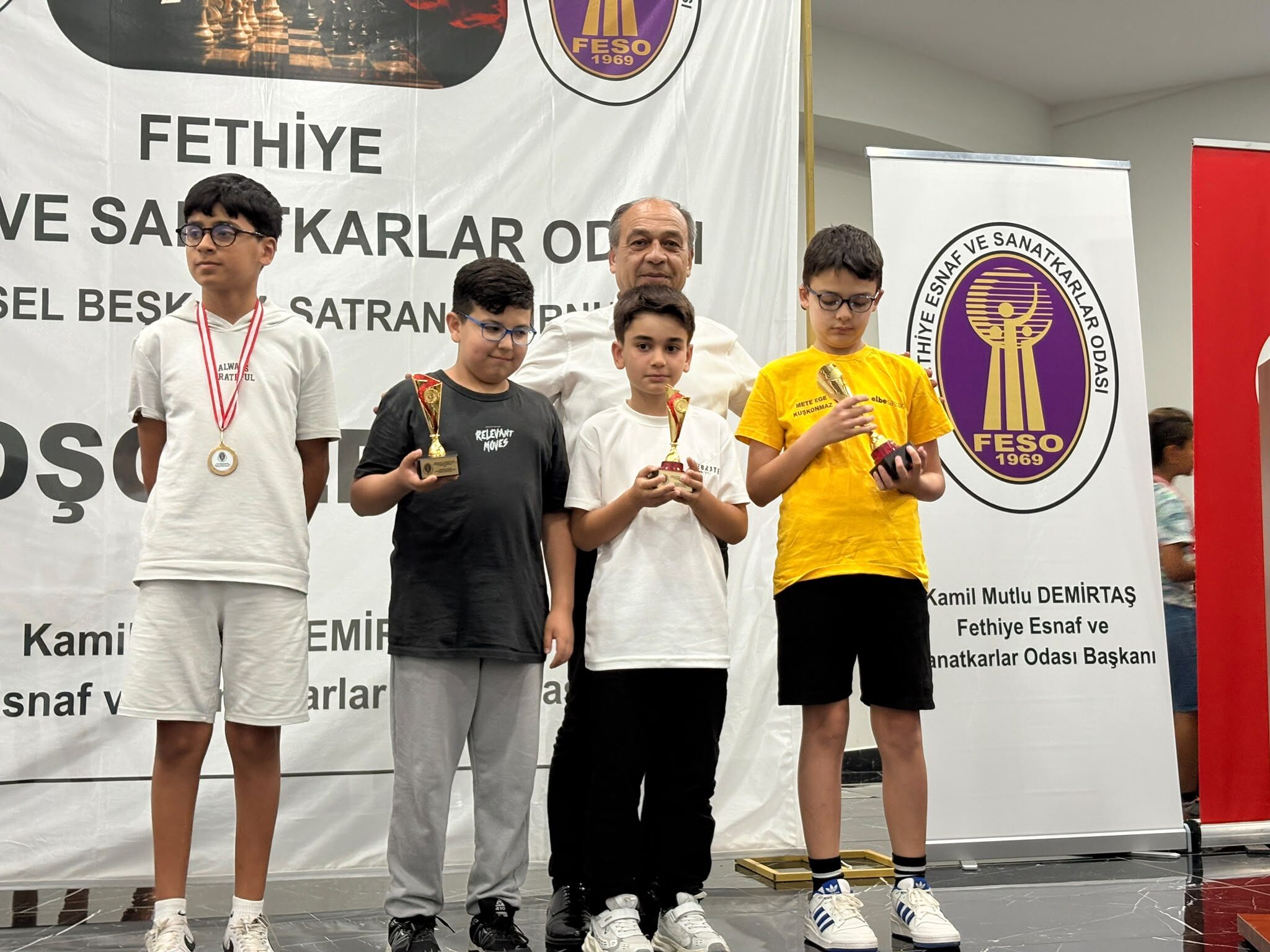 Fethiye’de Beşkaza Satranç Turnuvası Ödül Töreniyle Tamamlandı (3)