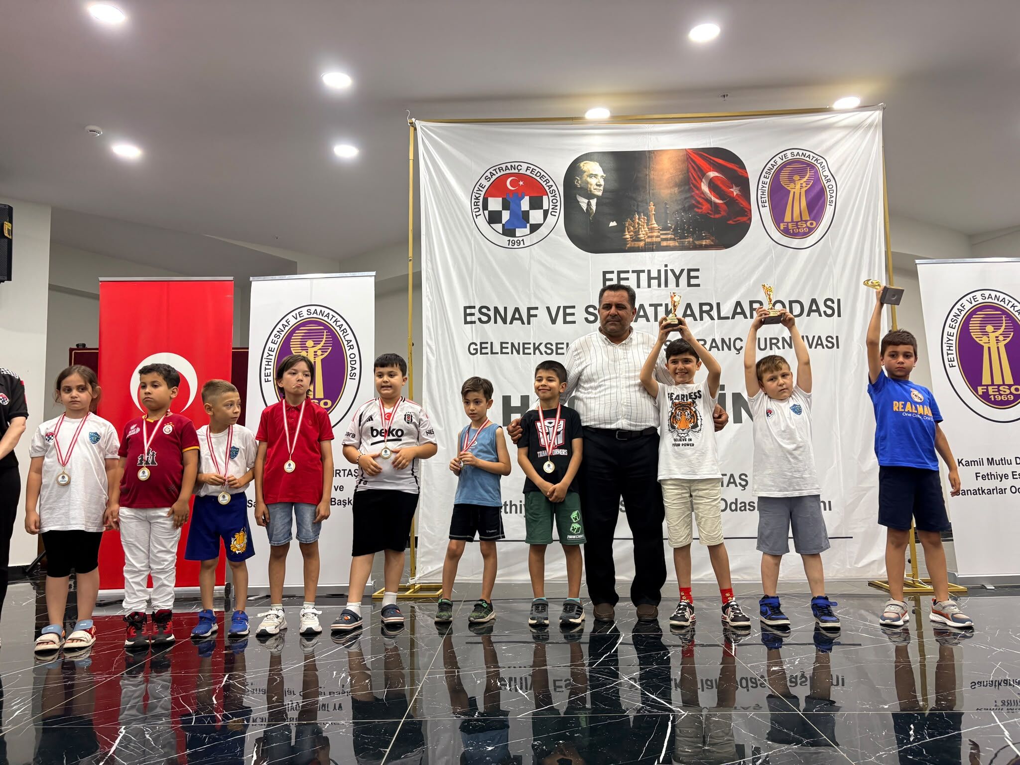 Fethiye’de Beşkaza Satranç Turnuvası Ödül Töreniyle Tamamlandı (8)