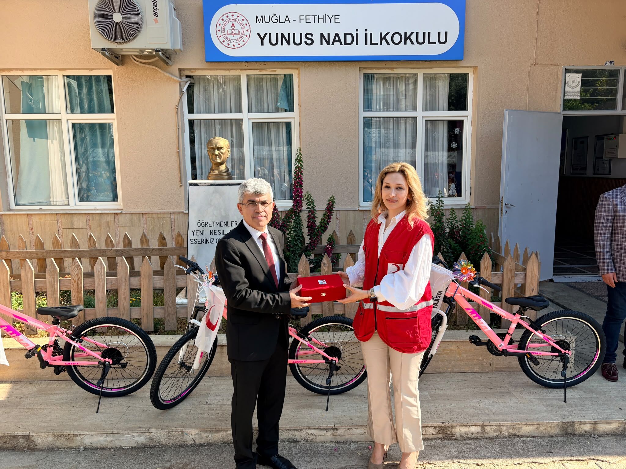 Fethiye’de Kan Bağışına Destek Veren Öğrenciler Ödüllendirildi (1)
