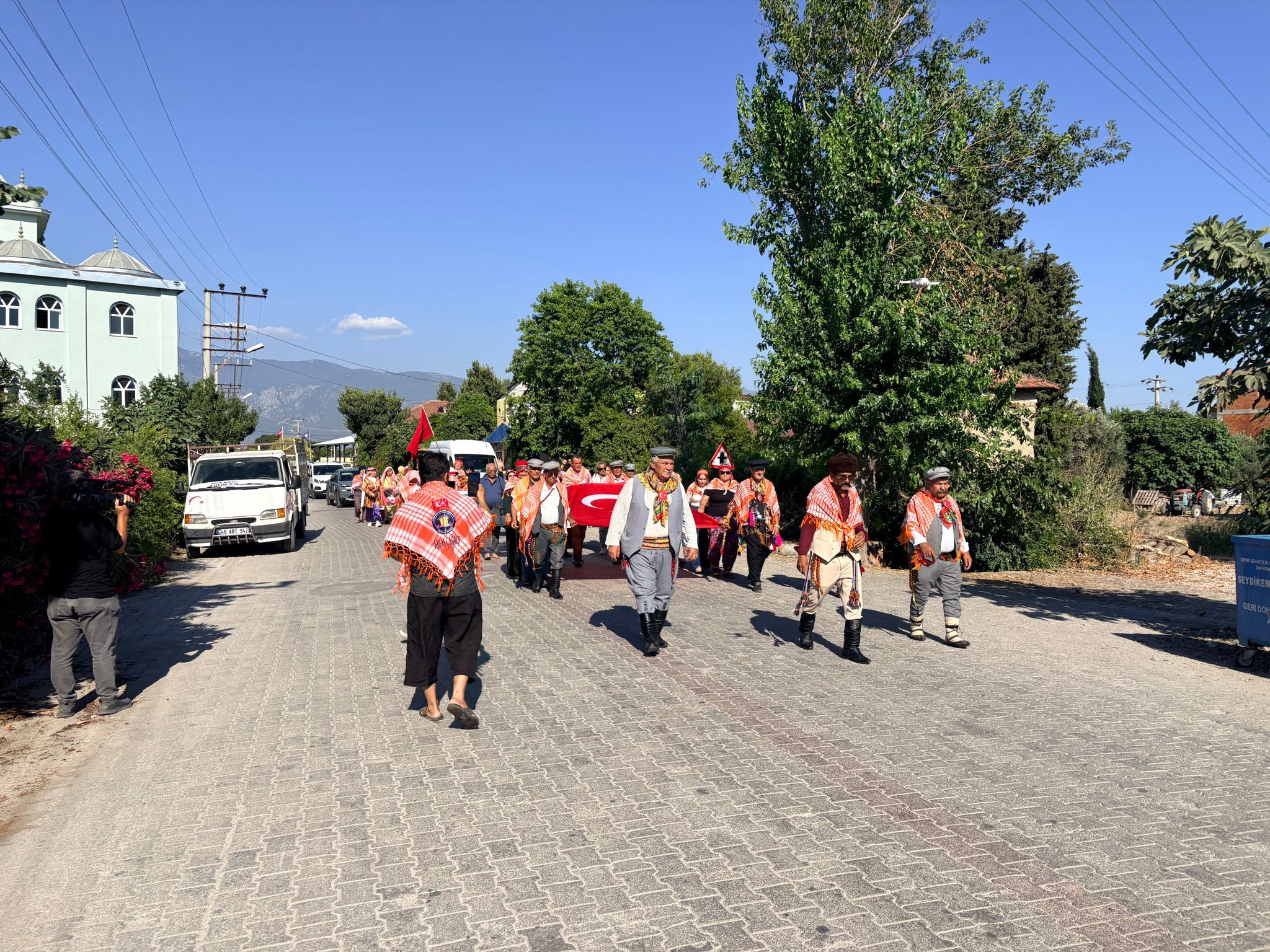 Karadere Kumluova Yörükleri̇ Derneği̇ Etki̇nli̇kleri̇ Temsi̇li̇ Yörük Göçüyle Başladi (2)