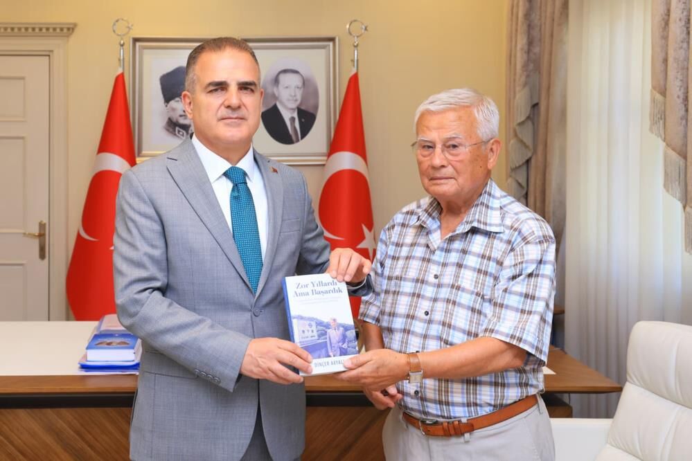 Okul Bağışlayan Hayırsever Vali Akbıyık’ı Ziyaret Etti (3)