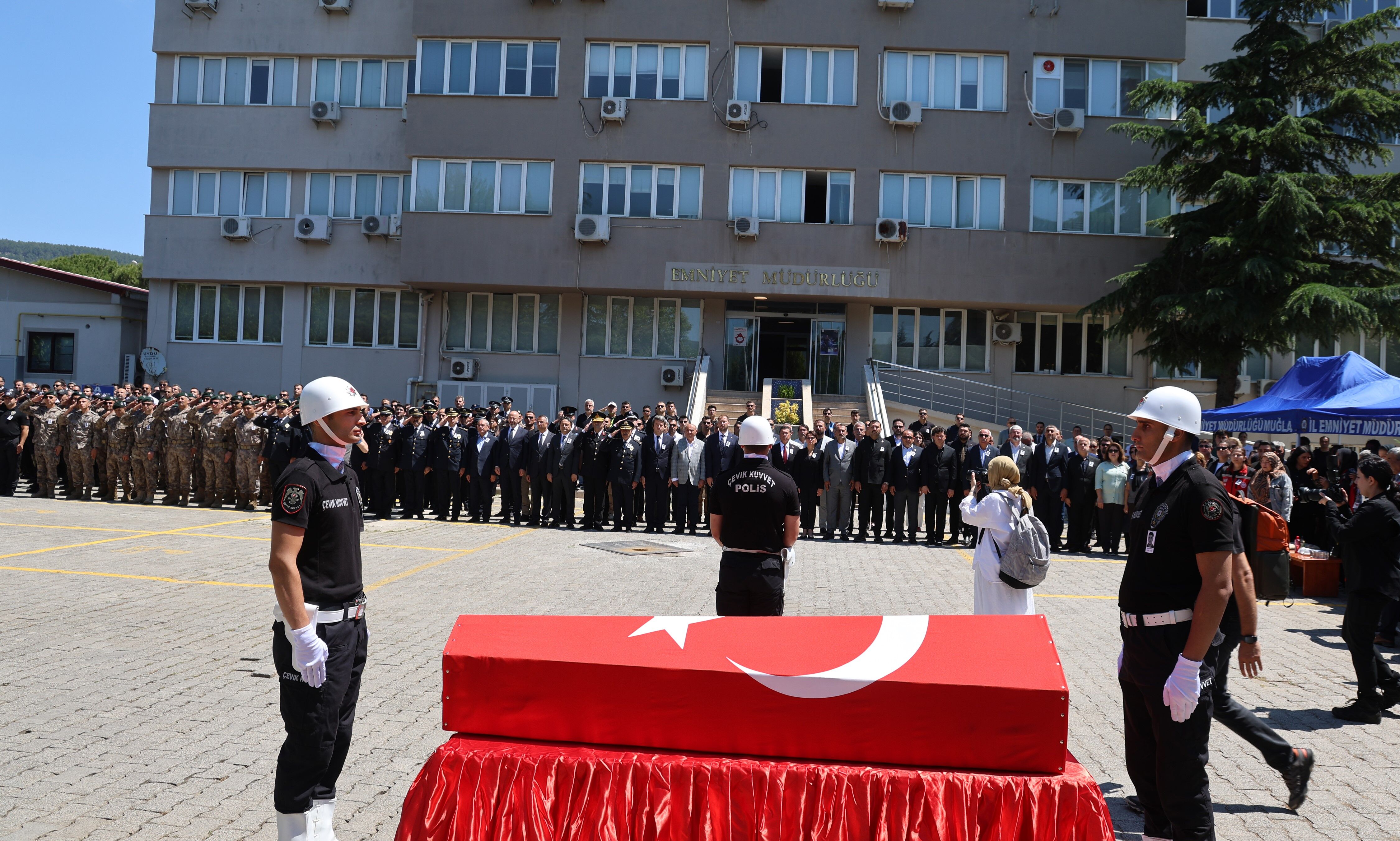 Şehit Polise Eşinden Yürekleri Dağlayan Veda (2)