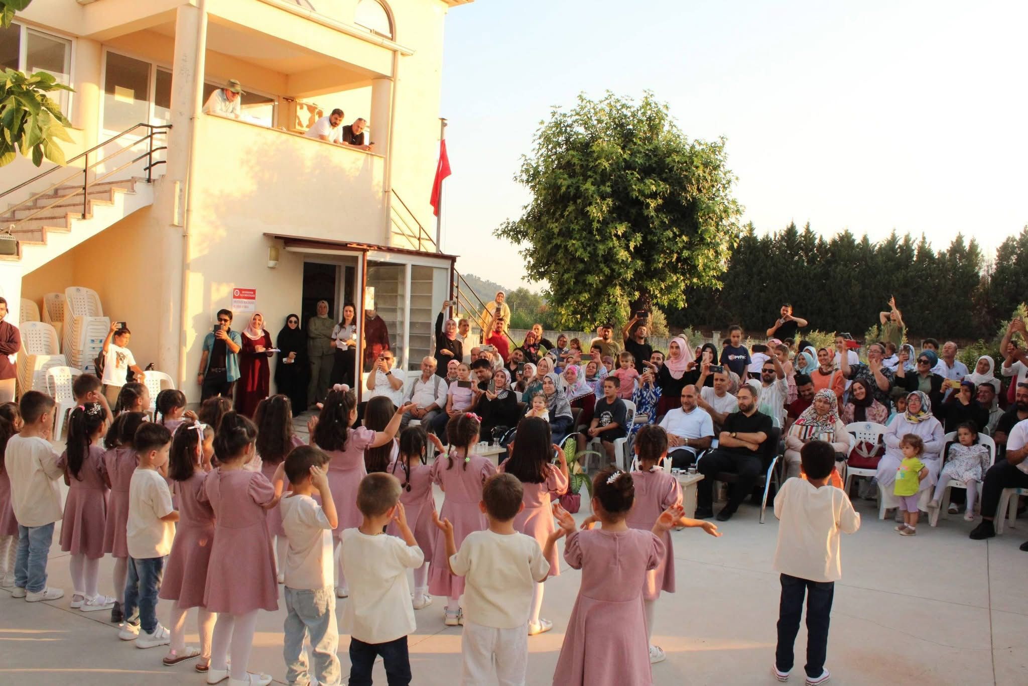 Seydi̇kemer’de 4 6 Yaş Öğrenci̇leri̇ Yil Sonu Heyecani Yaşadi (9)