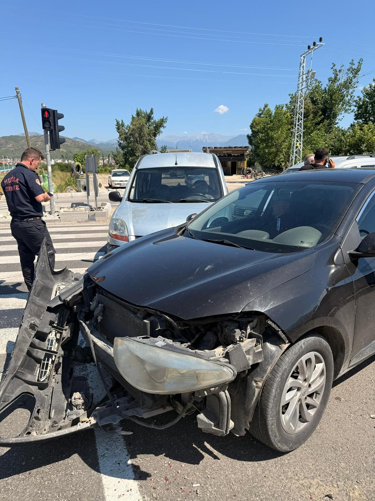 Seydi̇kemer'de Zi̇nci̇rleme Trafi̇k Kazasi (1)