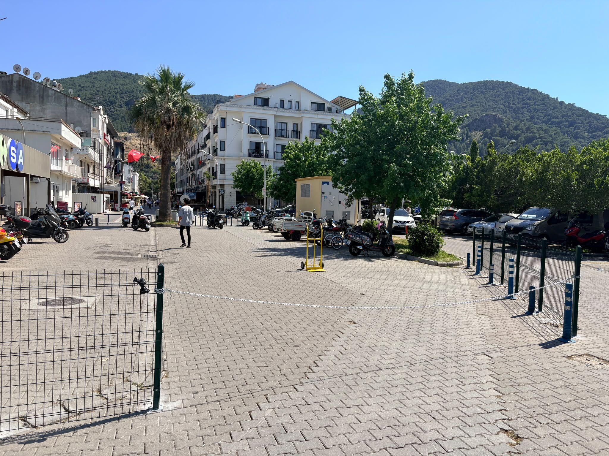 Uğur Mumcu Parkı'ndaki Motosiklet Park Alanı Kapatıldı (1)