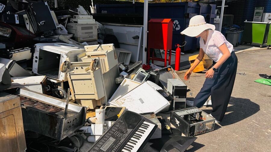 Elektroni̇k Atiklar Ve Atik Pi̇lleri̇ Geri̇ Kazanima Kazandirmaya Devam Edi̇yoruz. ♻️Belediyemiz Atık (2)