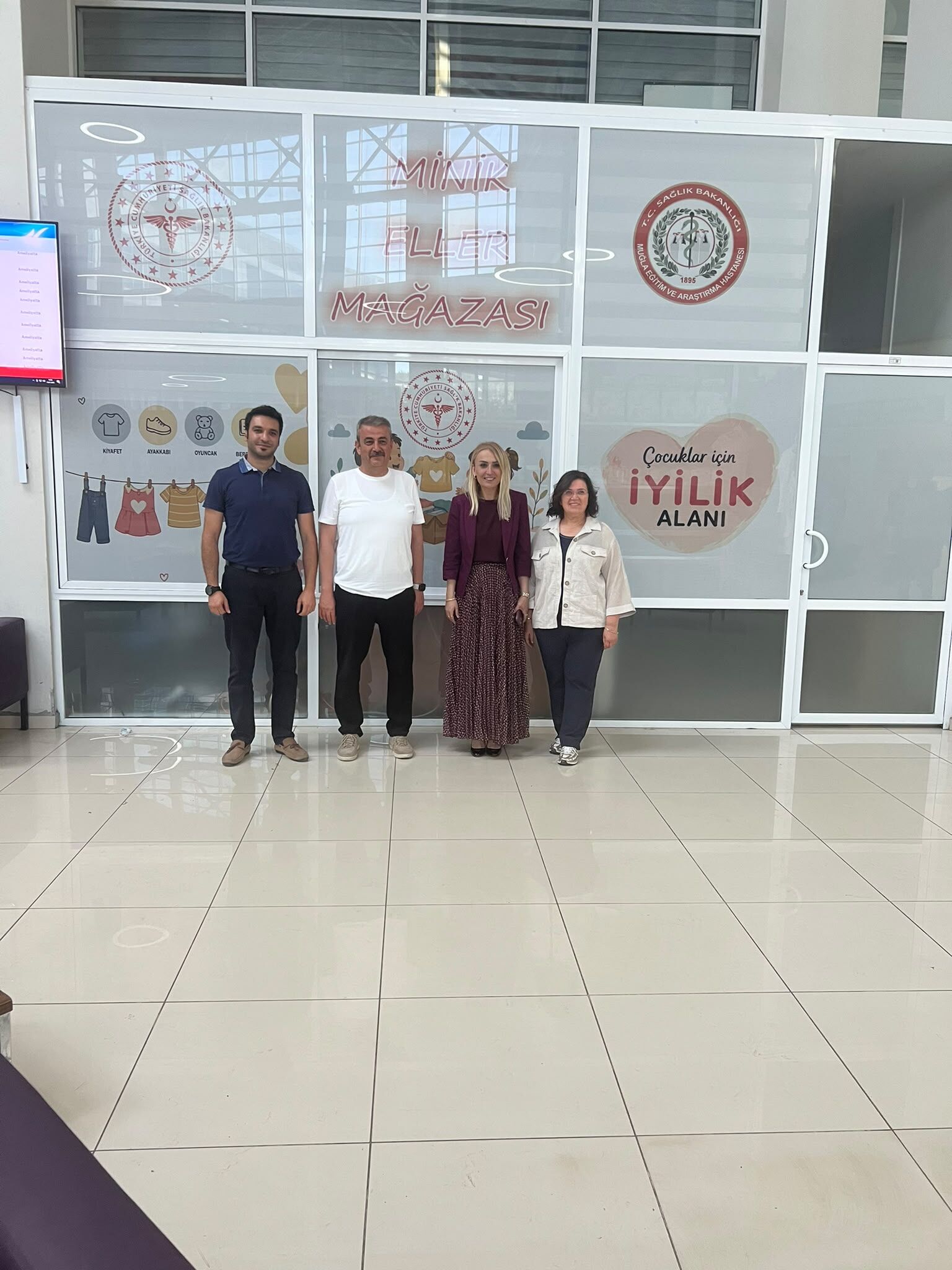 Ak Parti Muğla Kadın Kolları Başkanlığından Minik Eller Mağazasına Anlamlı Destek (4)