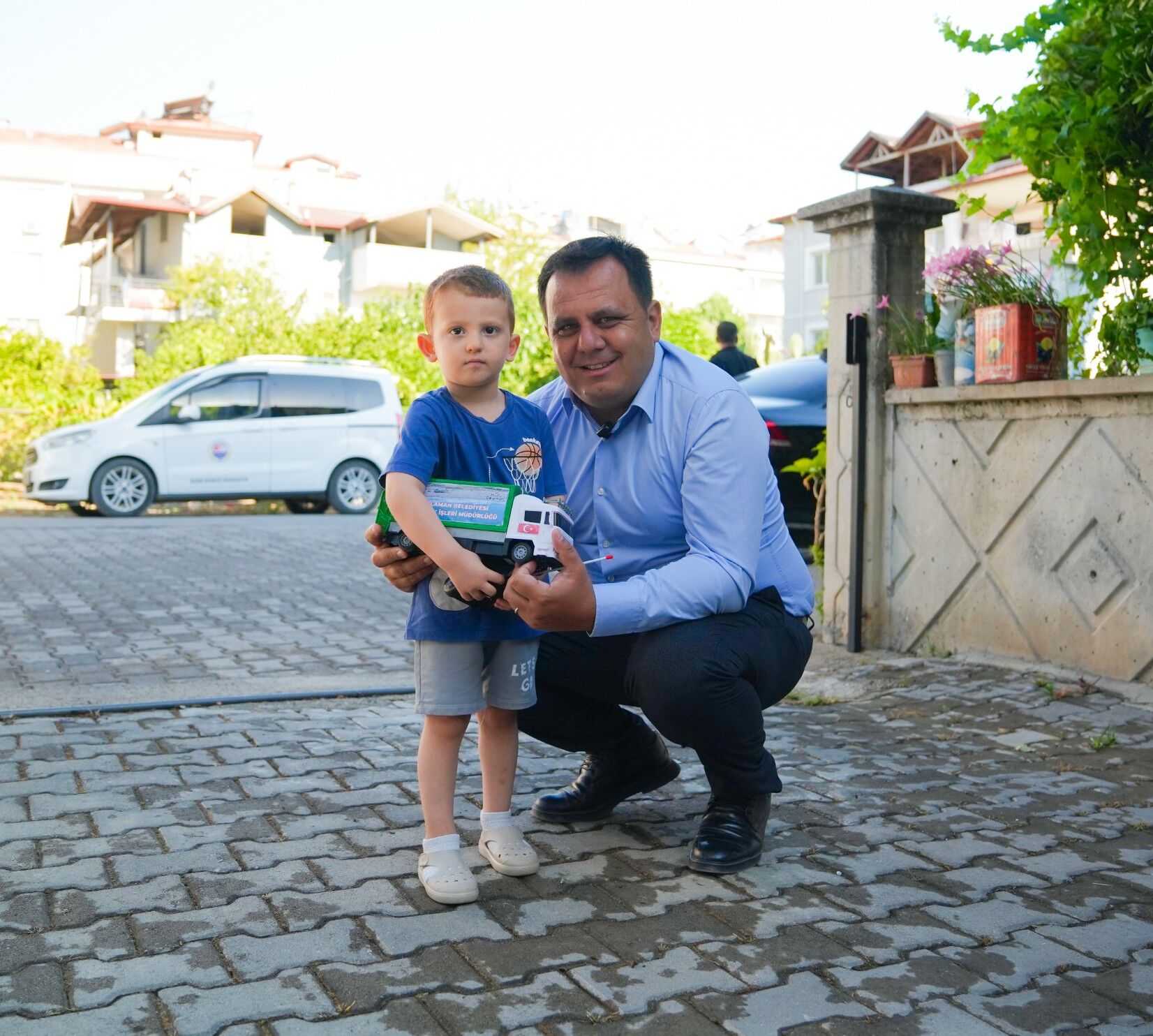 Her Sabah Çöp Kamyonunu Selamlayan Mi̇ni̇ğe Başkan Durmuş'tan Sürpri̇z! (1)