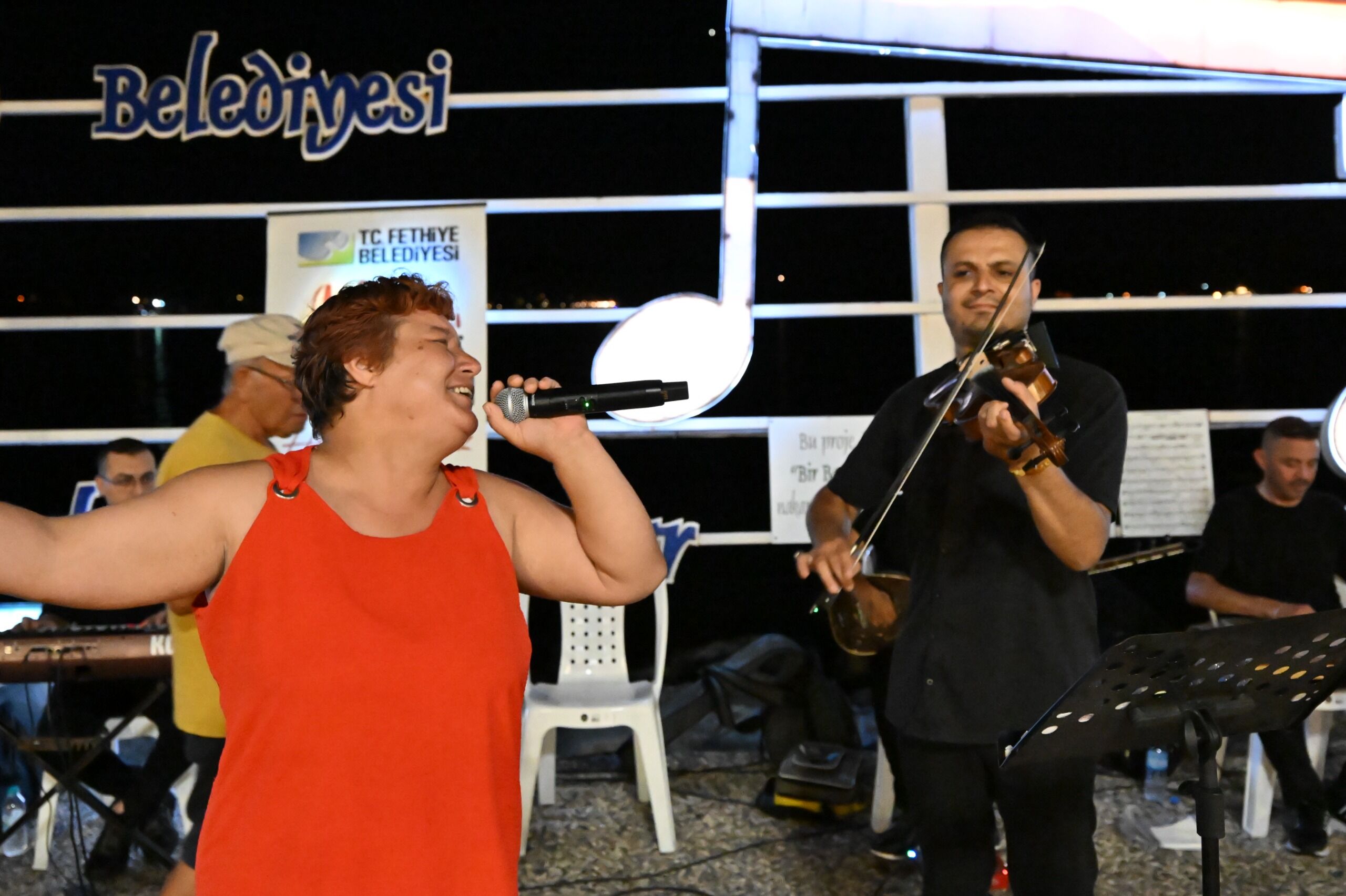 Müzikli Fethiye Akşamları Sahil Bandı’nda Devam Ediyor (2)