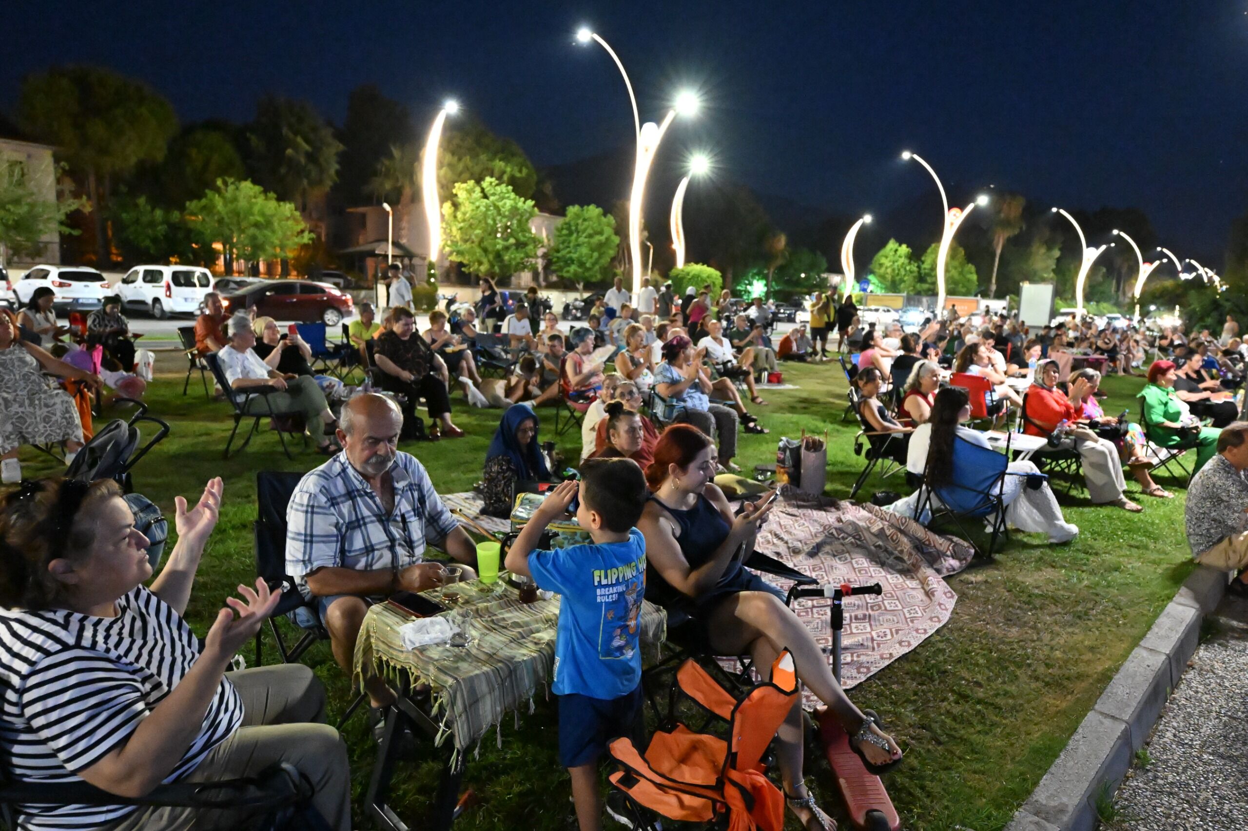 Müzikli Fethiye Akşamları Sahil Bandı’nda Devam Ediyor (8)