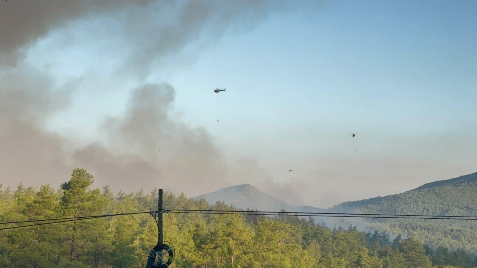 Seydikemer Ve Fethiye'deki Yangınlarda Hava Araçları Sabahın Ilk Işıklarıyla Havalandı (2)