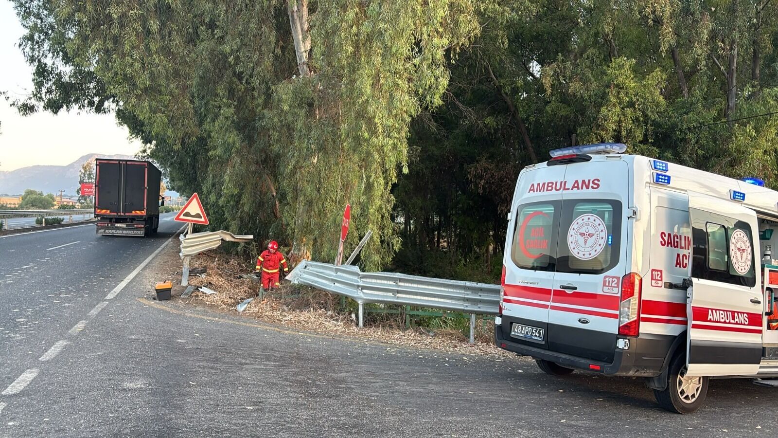 Ula'da Feci̇ Kaza Sürücü Hayatini Kaybetti̇ (2)