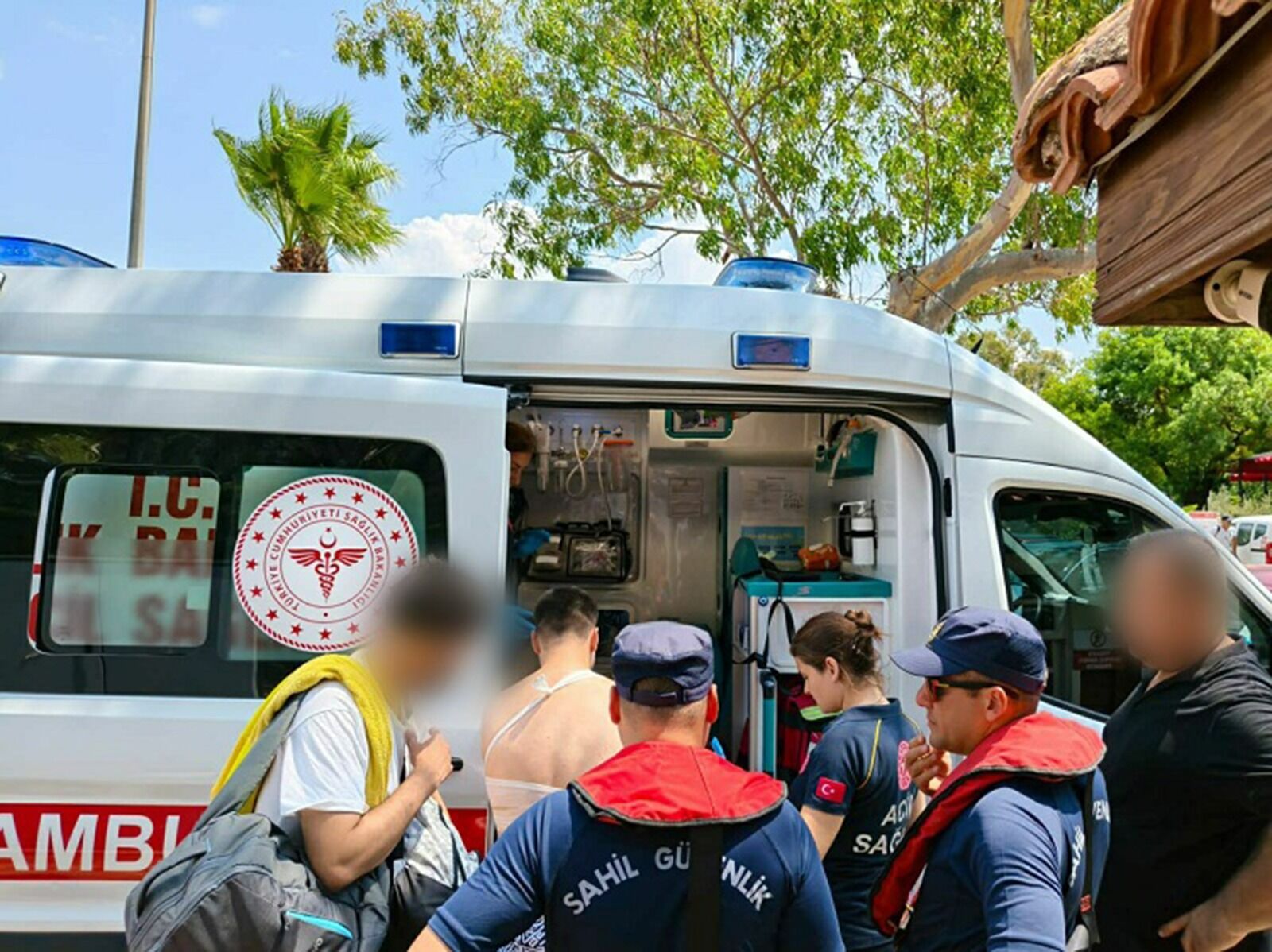 Fethiye Ve Marmaris’te Teknelerde Yaralanan 2 Kişiye Sahil Güvenlikten Tıbbi Tahliye