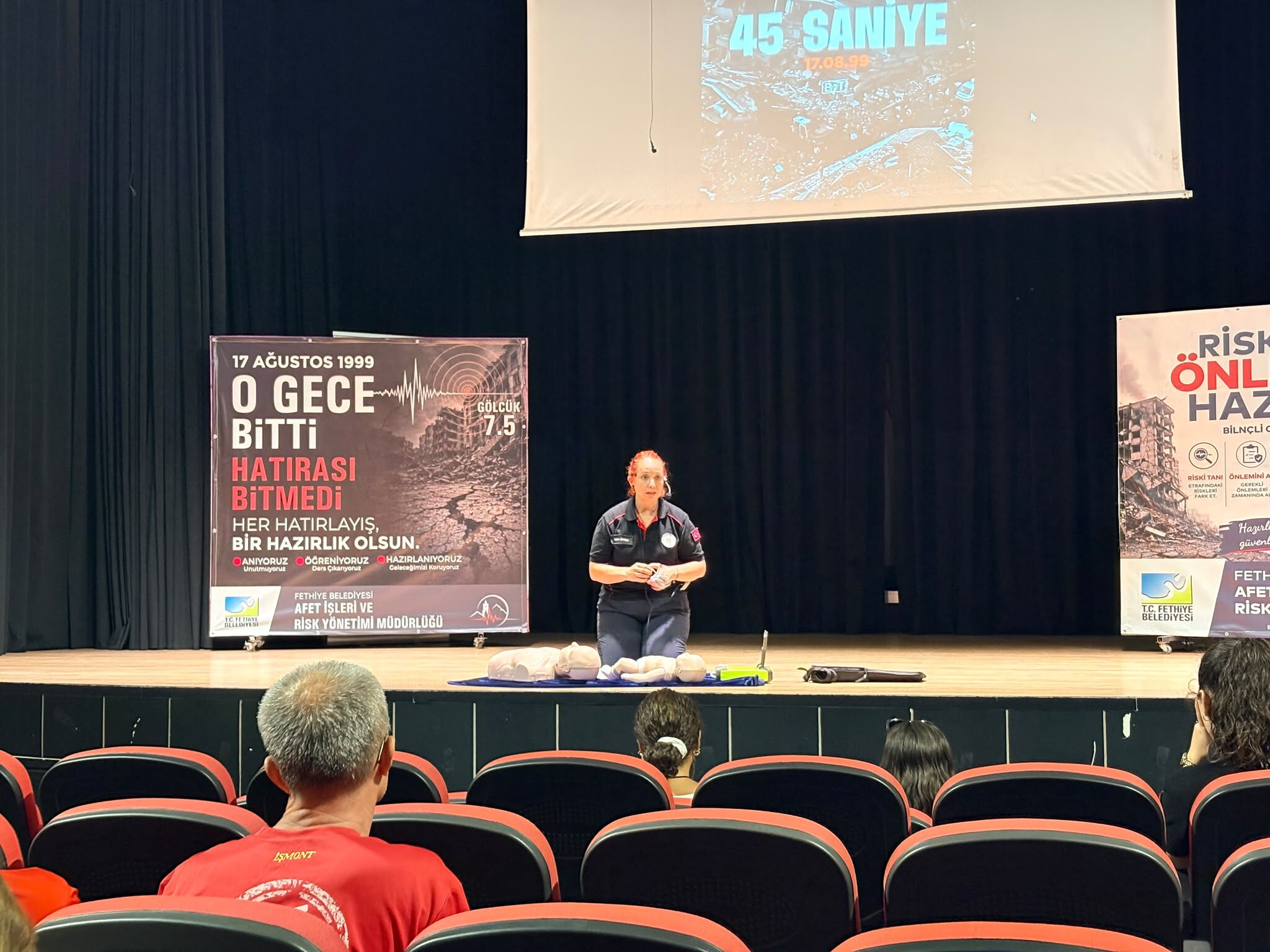 Fethiye’de 17 Ağustos Depremi Anma Programı Düzenlendi (11)