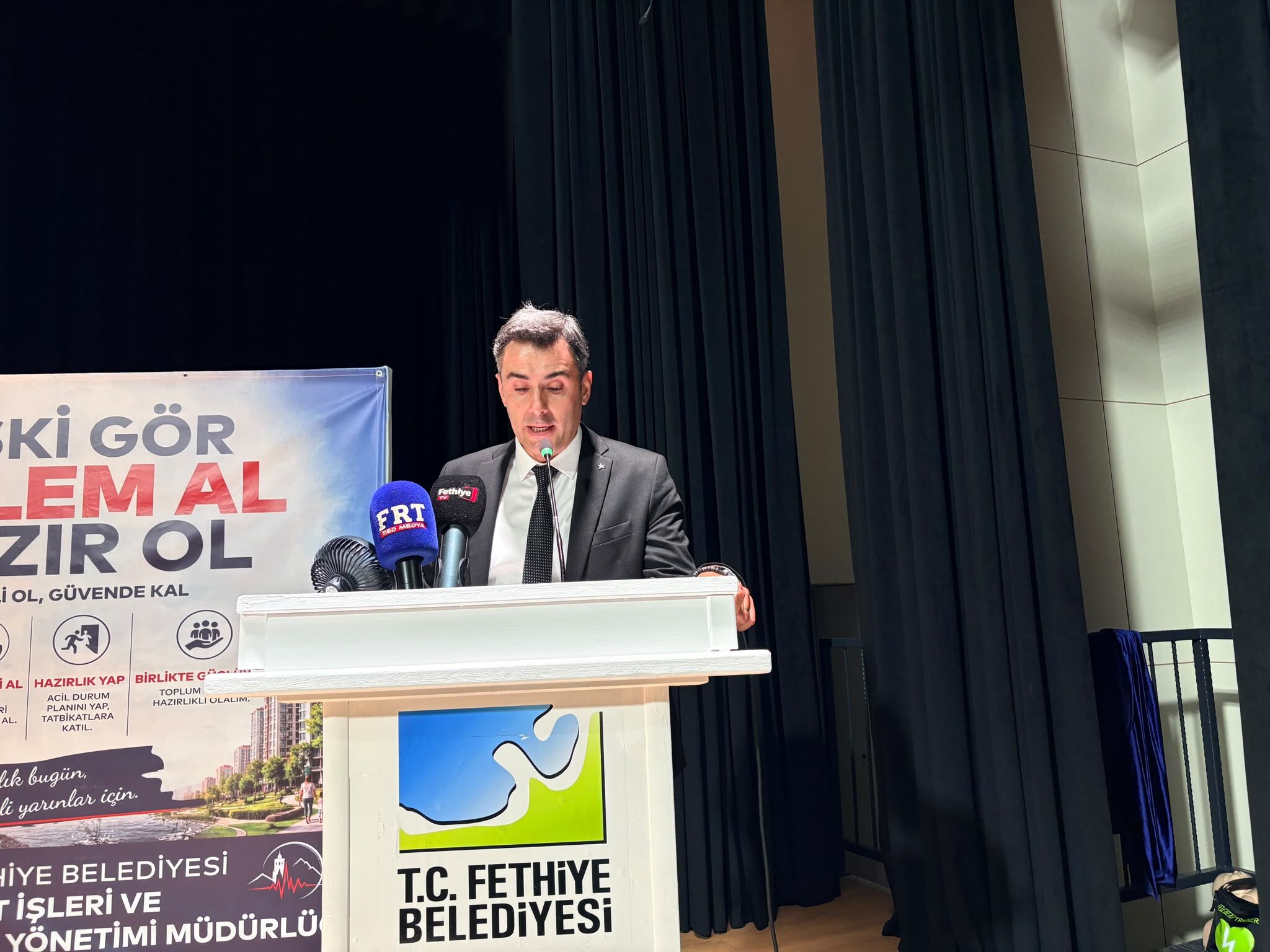 Fethiye’de 17 Ağustos Depremi Anma Programı Düzenlendi (7)