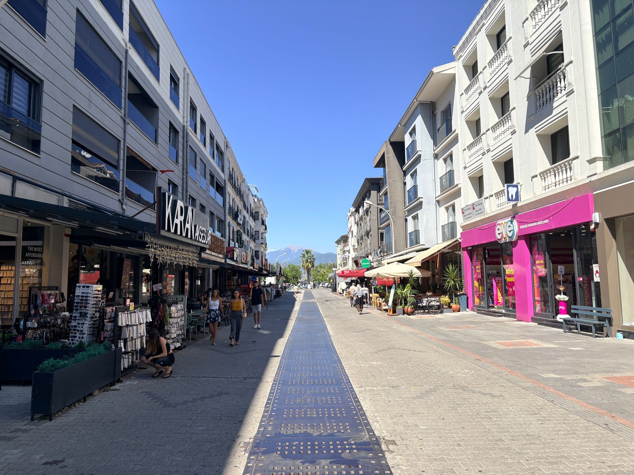 Fethiye’de 40 Derece Sıcağı Vatandaş Böyle Atlattı (5)