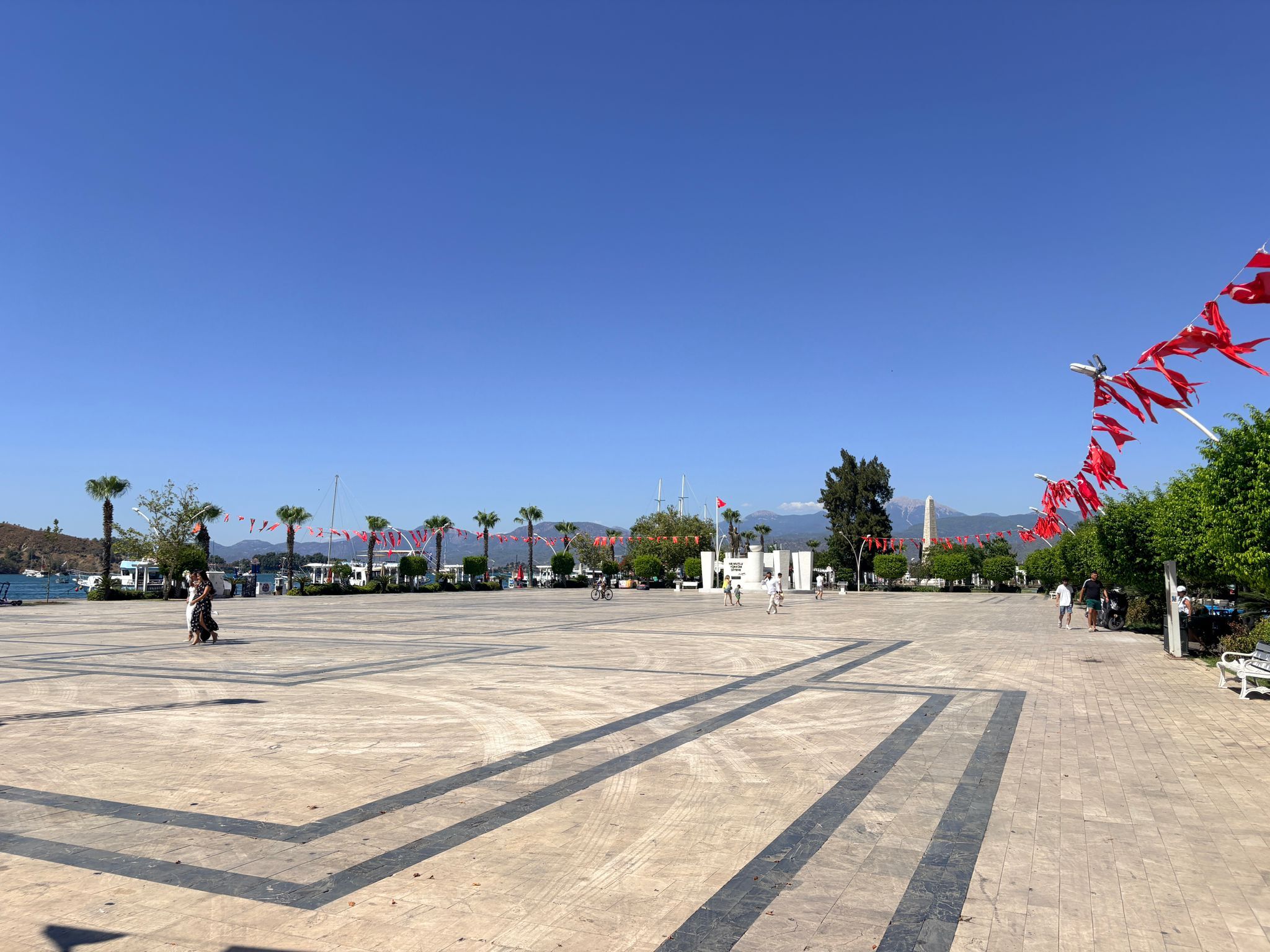 Fethiye’de 40 Derece Sıcağı Vatandaş Böyle Atlattı (6)