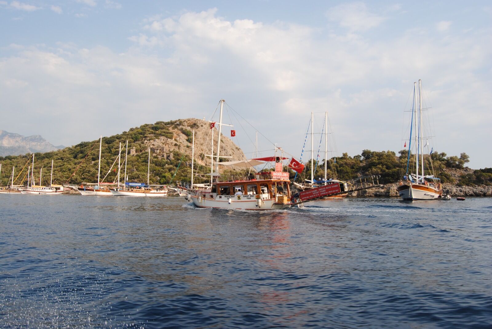 Gemiler Koyu Milyarlık Yatları Ağırlıyor (11)