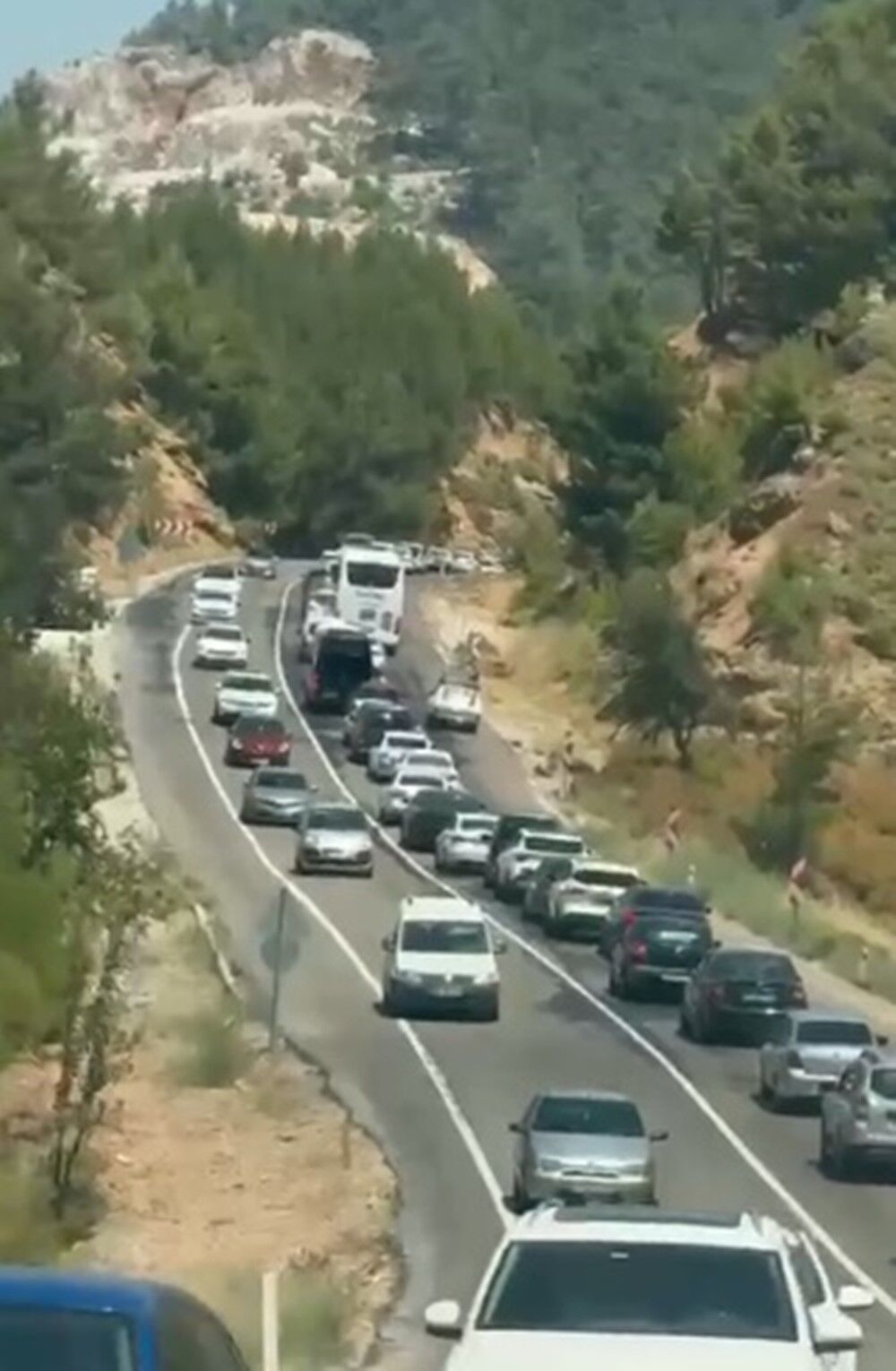 Seydikemer'de Seyir Halindeki Otomobil Alev Aldı (1)