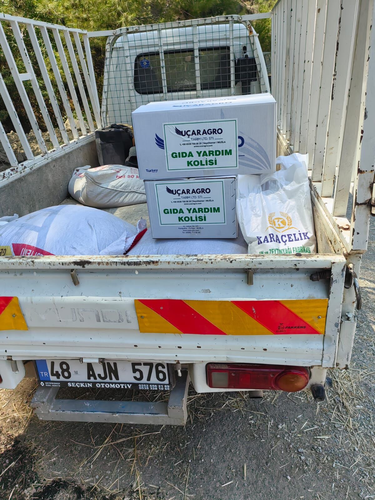 Seydikemer’de Yangından Etkilenen Mahallelere Esnaftan Destek (15)
