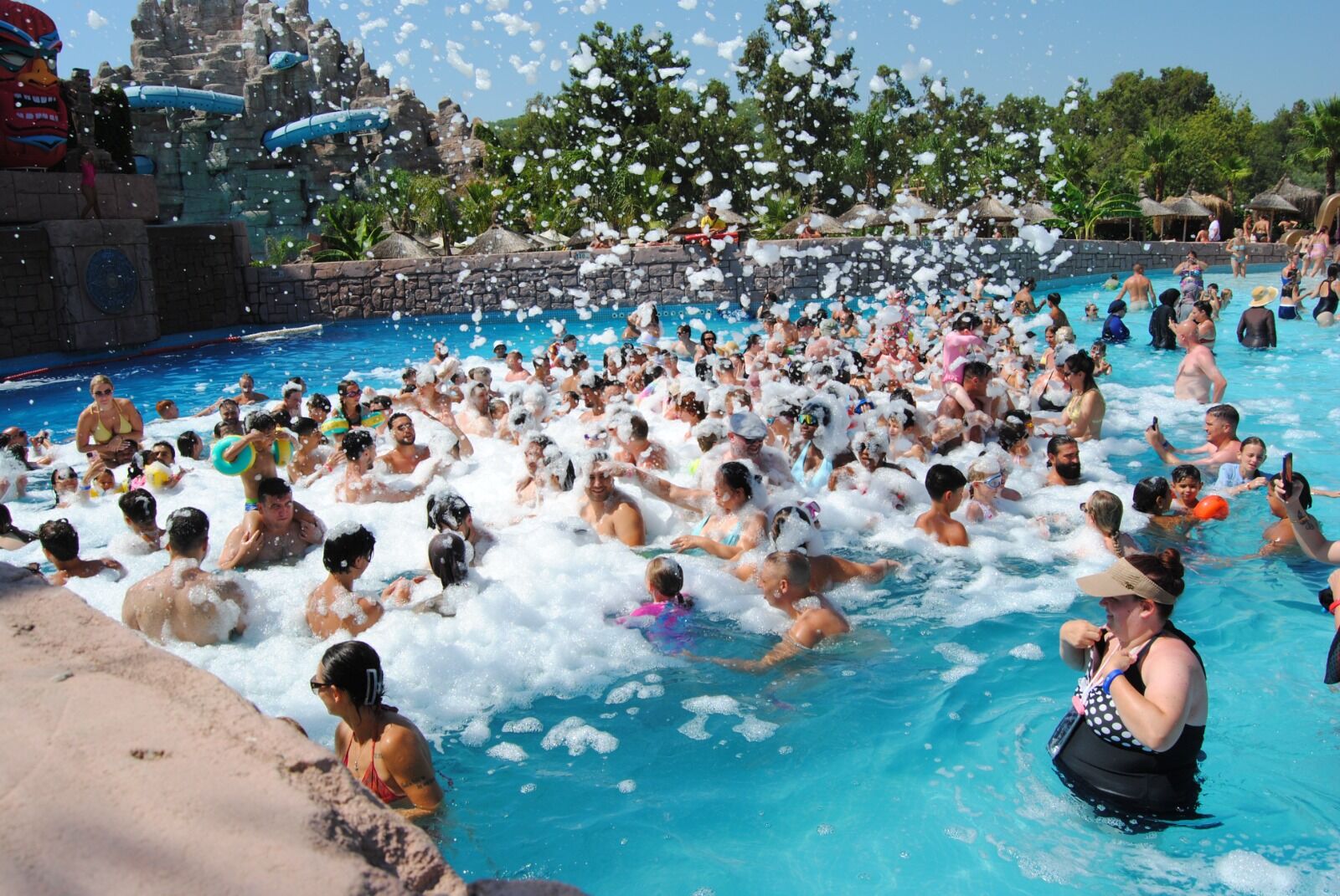 Turistler Orka Tema Park'ta Eğlencenin Tadını Çıkardılar (18)
