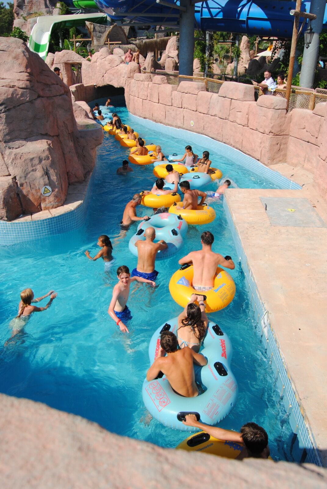 Turistler Orka Tema Park'ta Eğlencenin Tadını Çıkardılar (27)